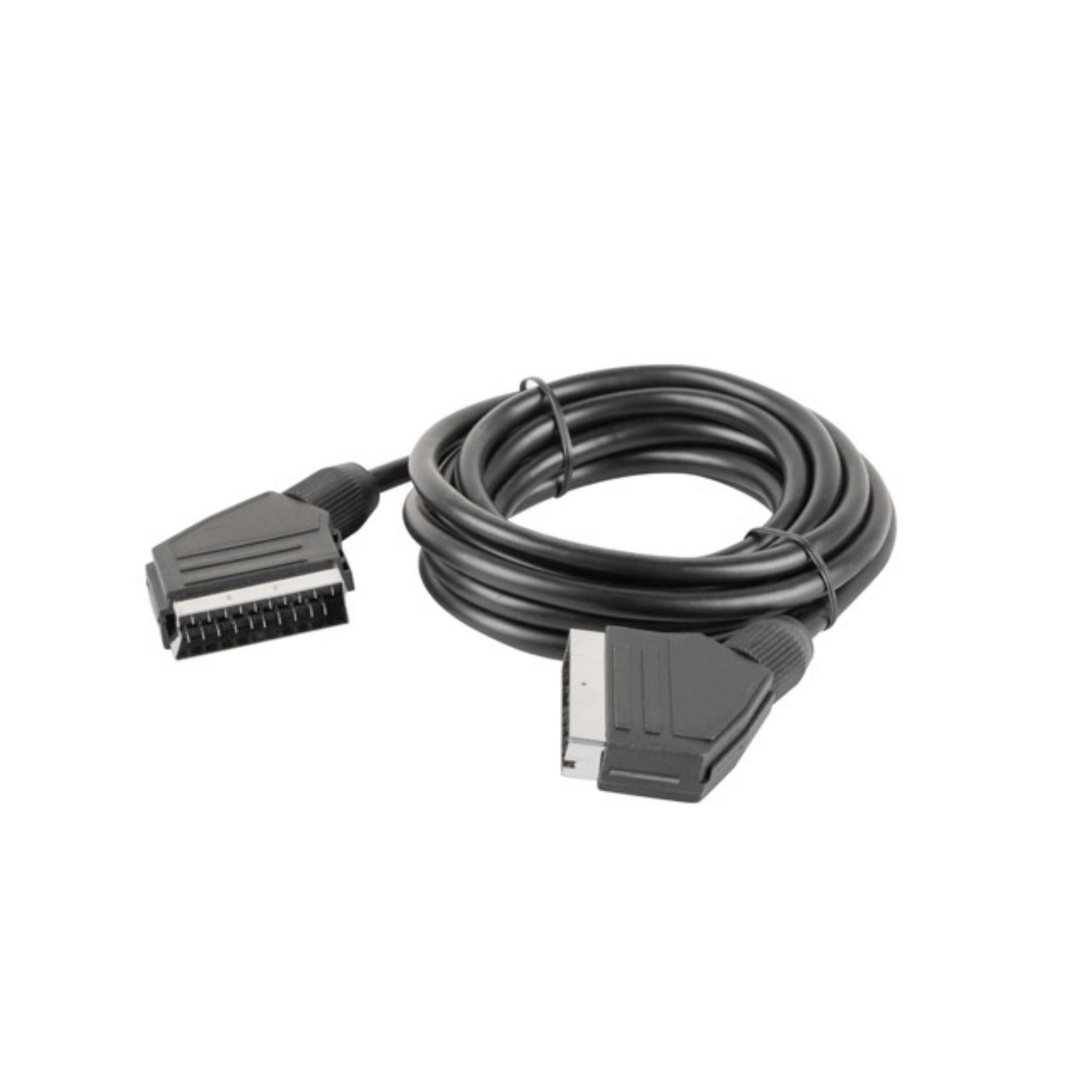 Cable SCART negro con conectores en cada extremo, enrollado sobre fondo blanco.