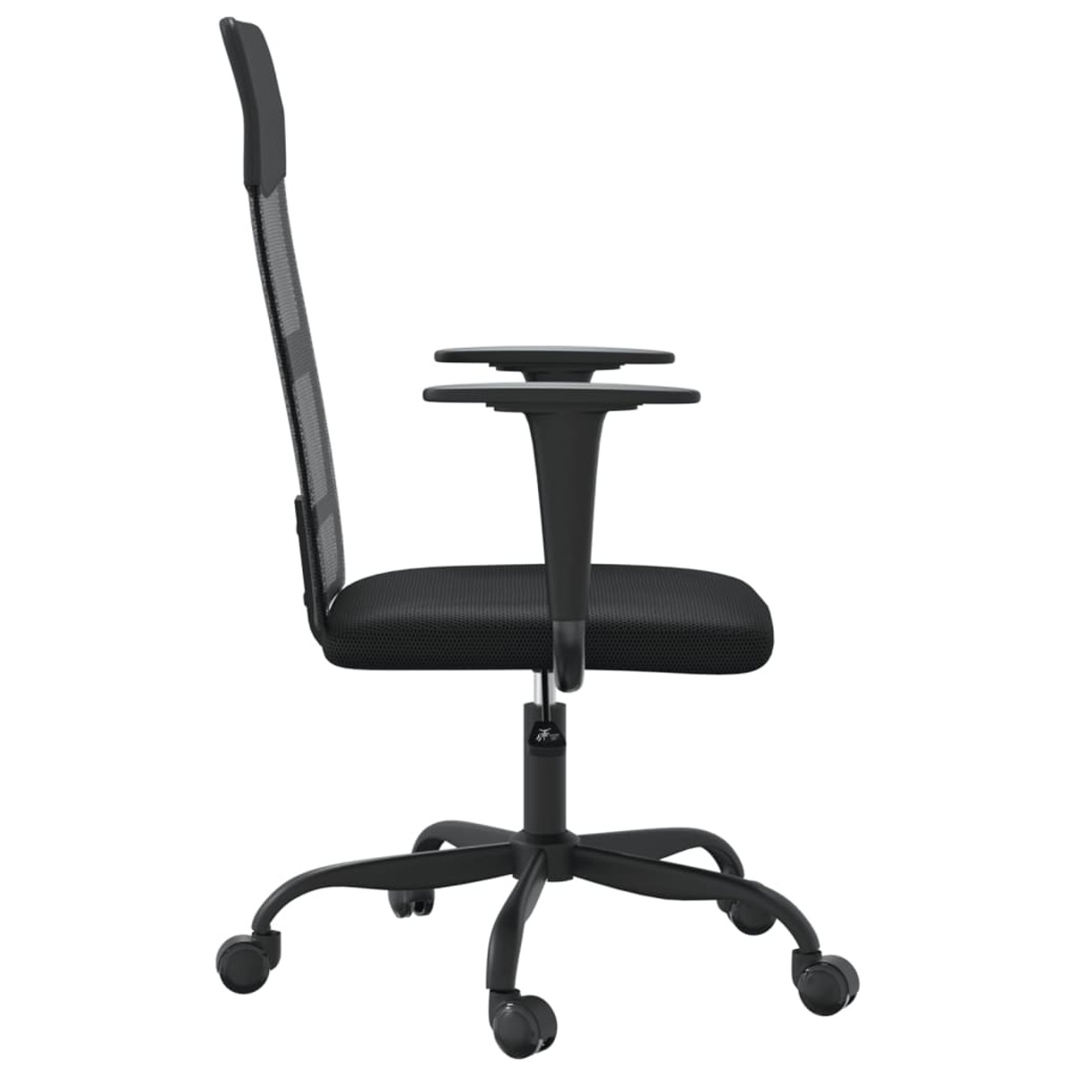 Schwarzer Bürostuhl. Netzrücken, schwarzer Sitz, Armlehnen. Der Stuhl steht vor weißem Hintergrund.