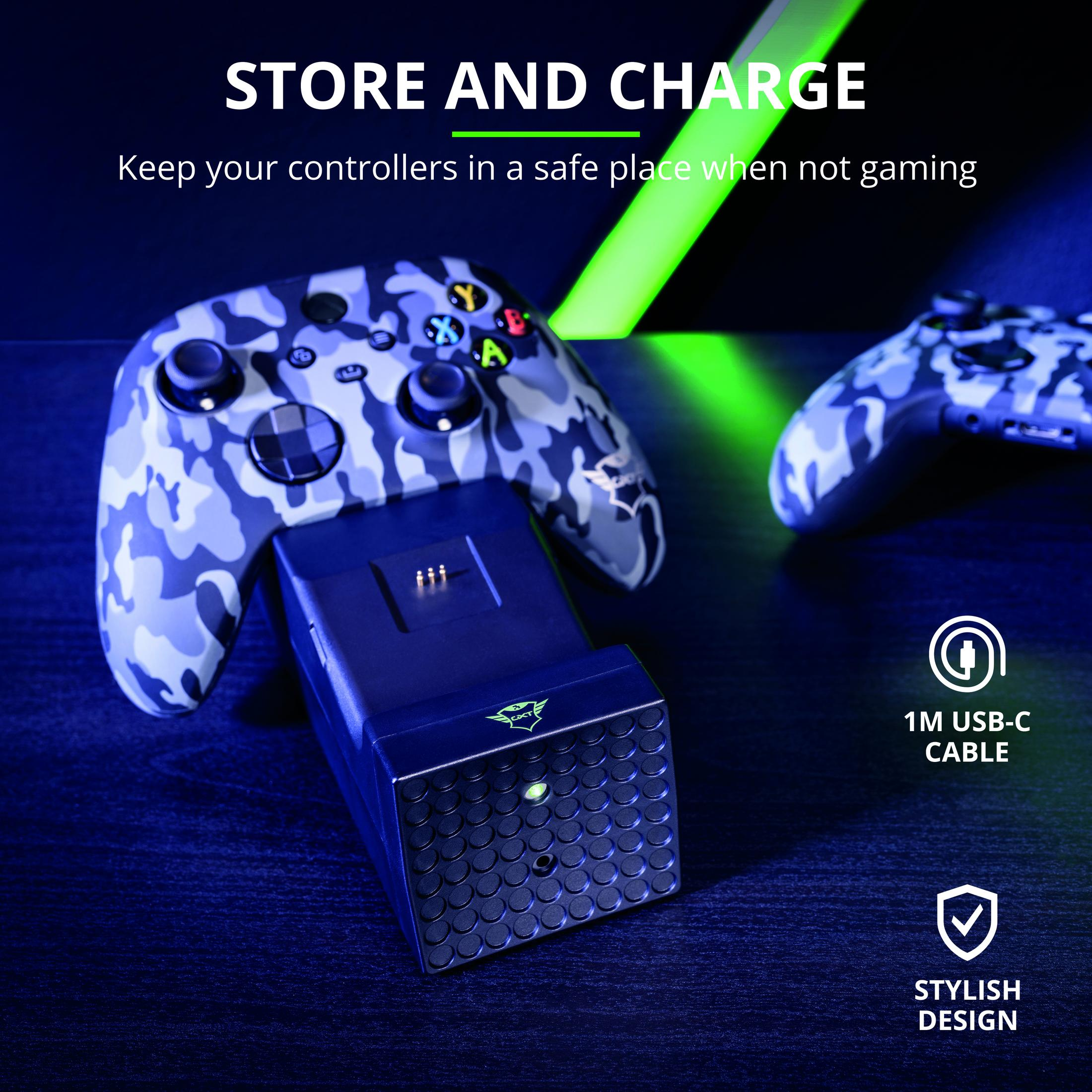 Gamecontrollers op een oplaadstation met tekst en designelementen.