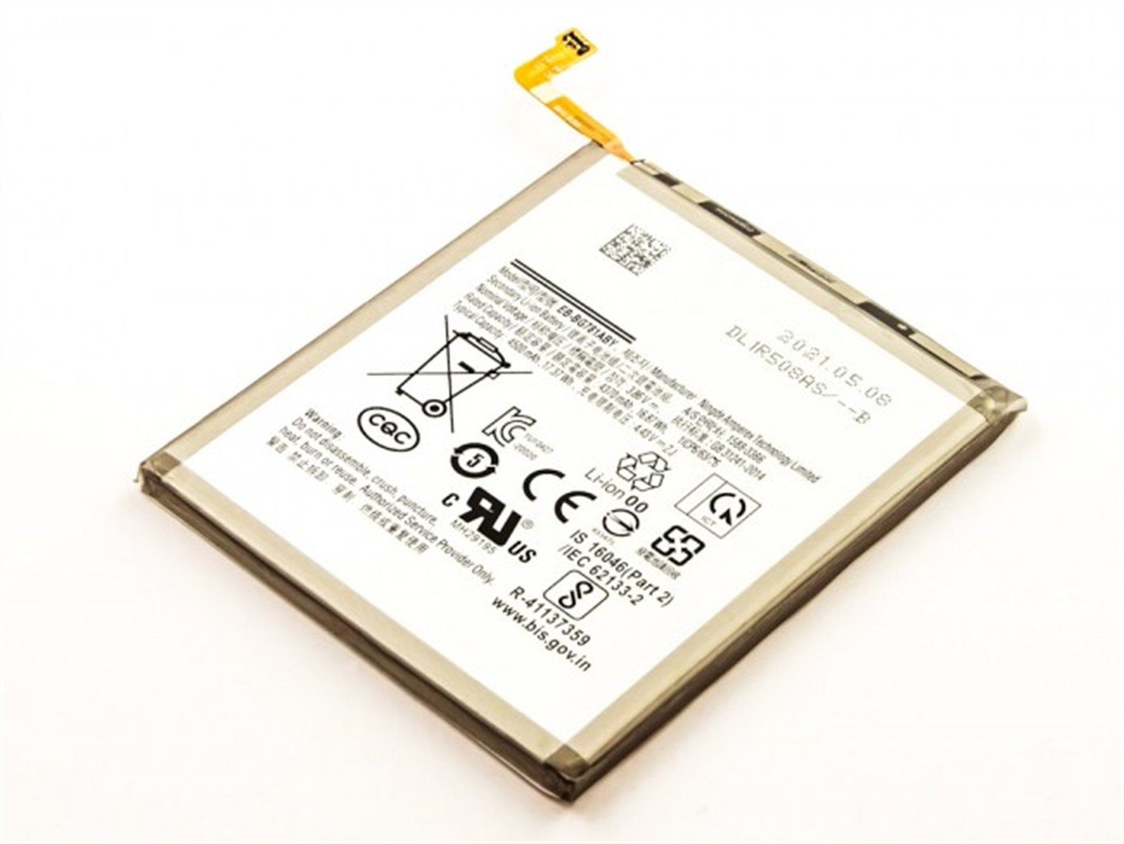 Schwarze Batterie mit Text und Etiketten auf weißem Hintergrund.