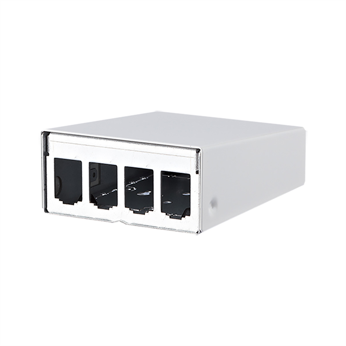 Boîte blanche avec quatre ports RJ45.