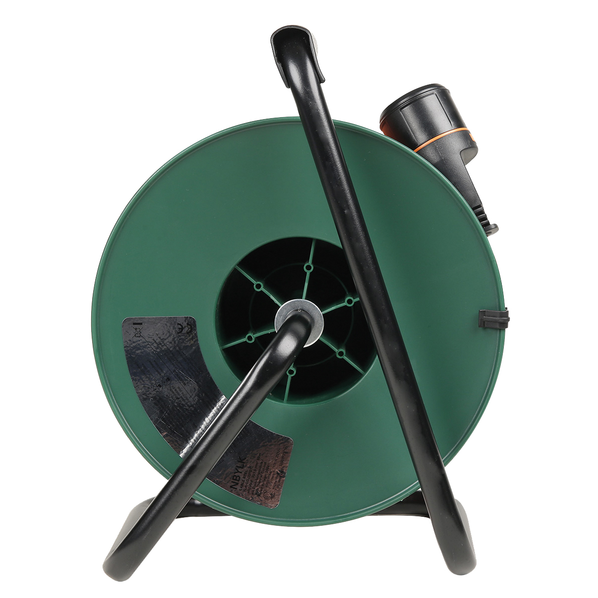 Grüne Kabeltrommel mit schwarzem Griff und orangefarbenem Stecker.