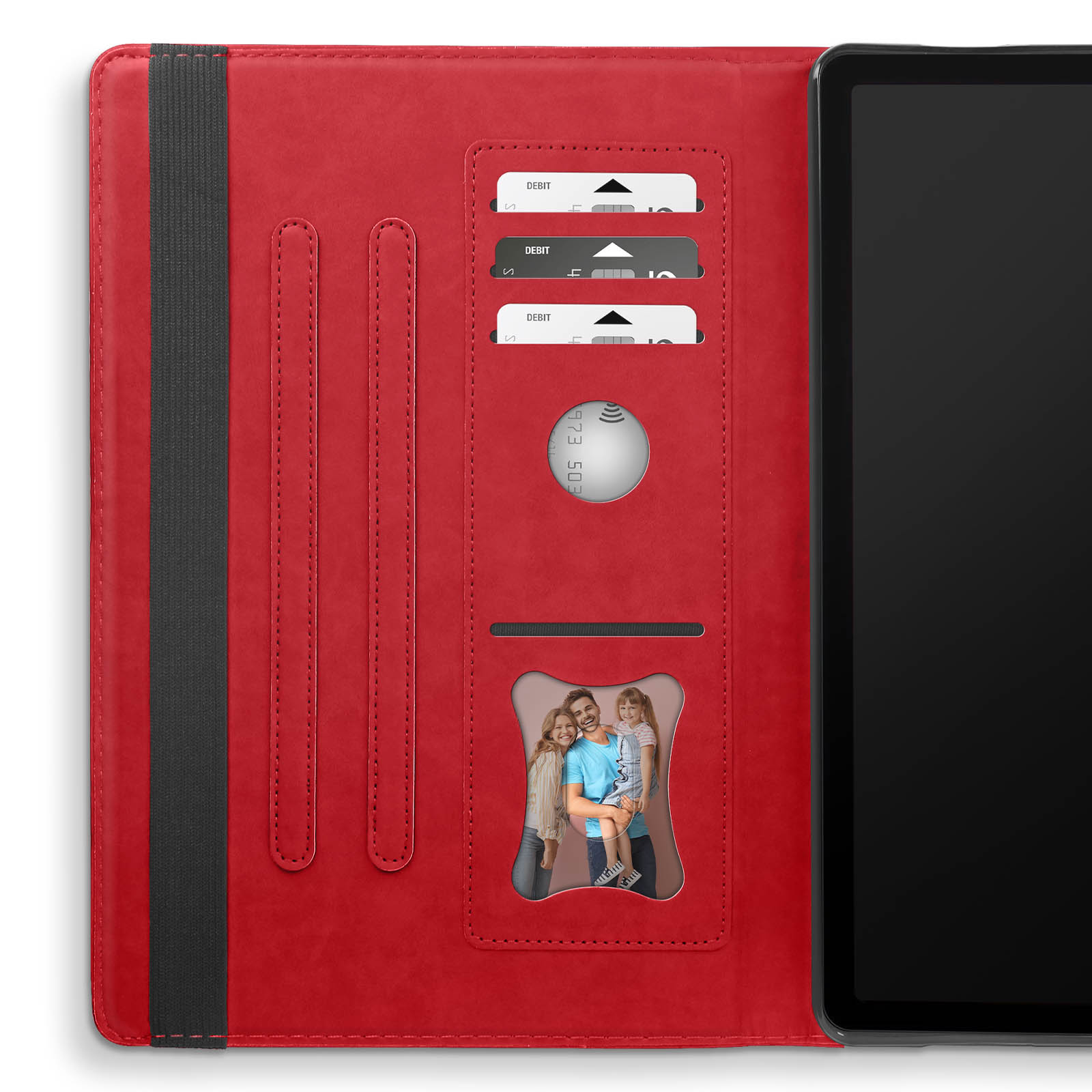 Custodia per tablet in pelle rossa con scomparti per carte, una foto di famiglia e un tablet.