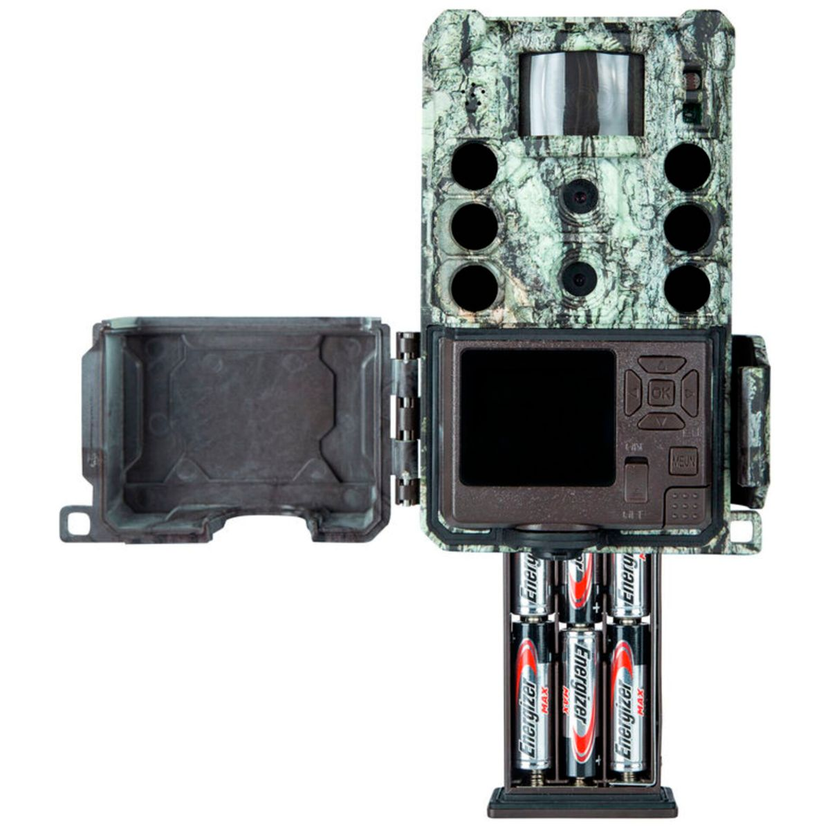 Una fotocamera mimetica da caccia con vano batteria aperto e batterie inserite.