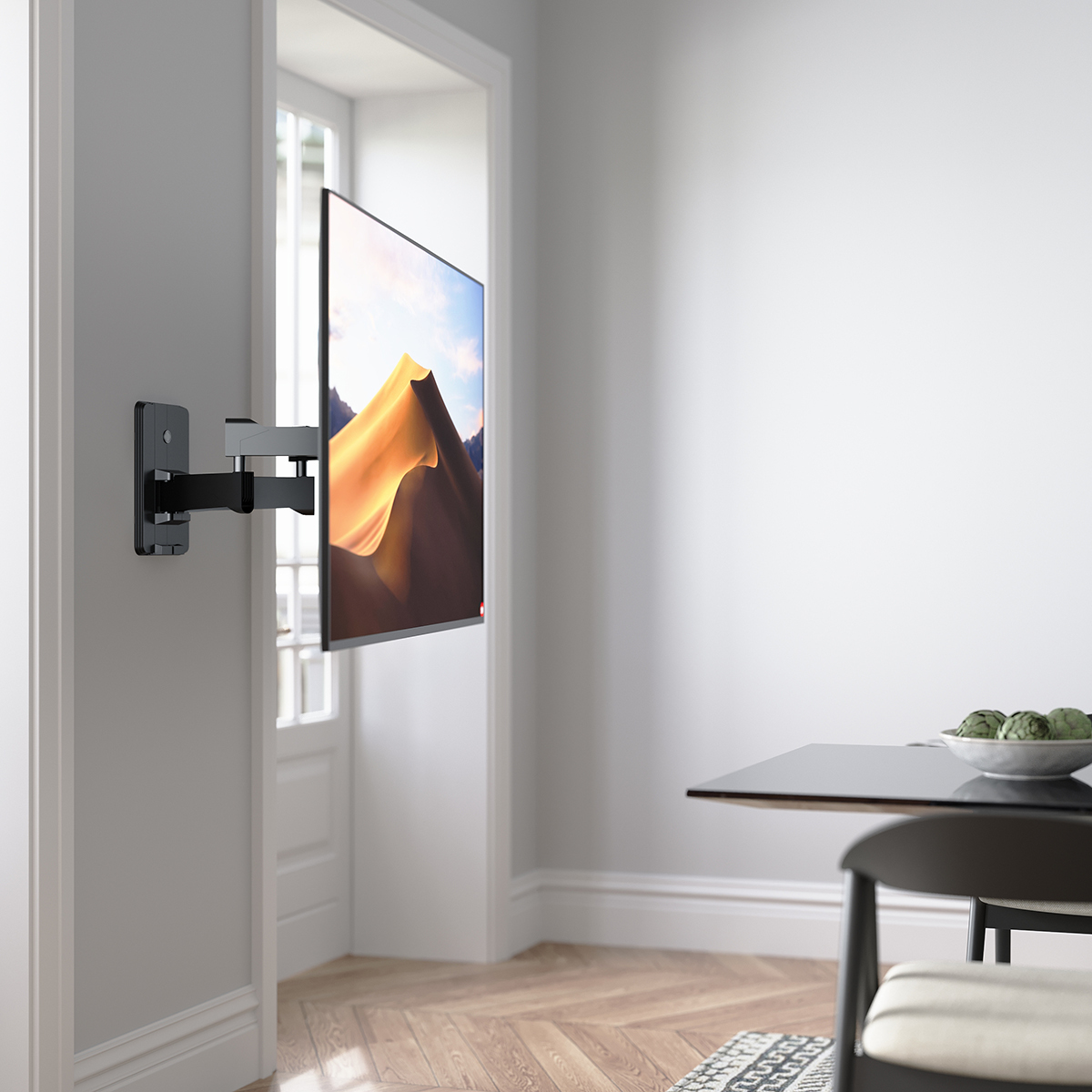 Fernseher an der Wand montiert, mit minimalistischem Interieur.