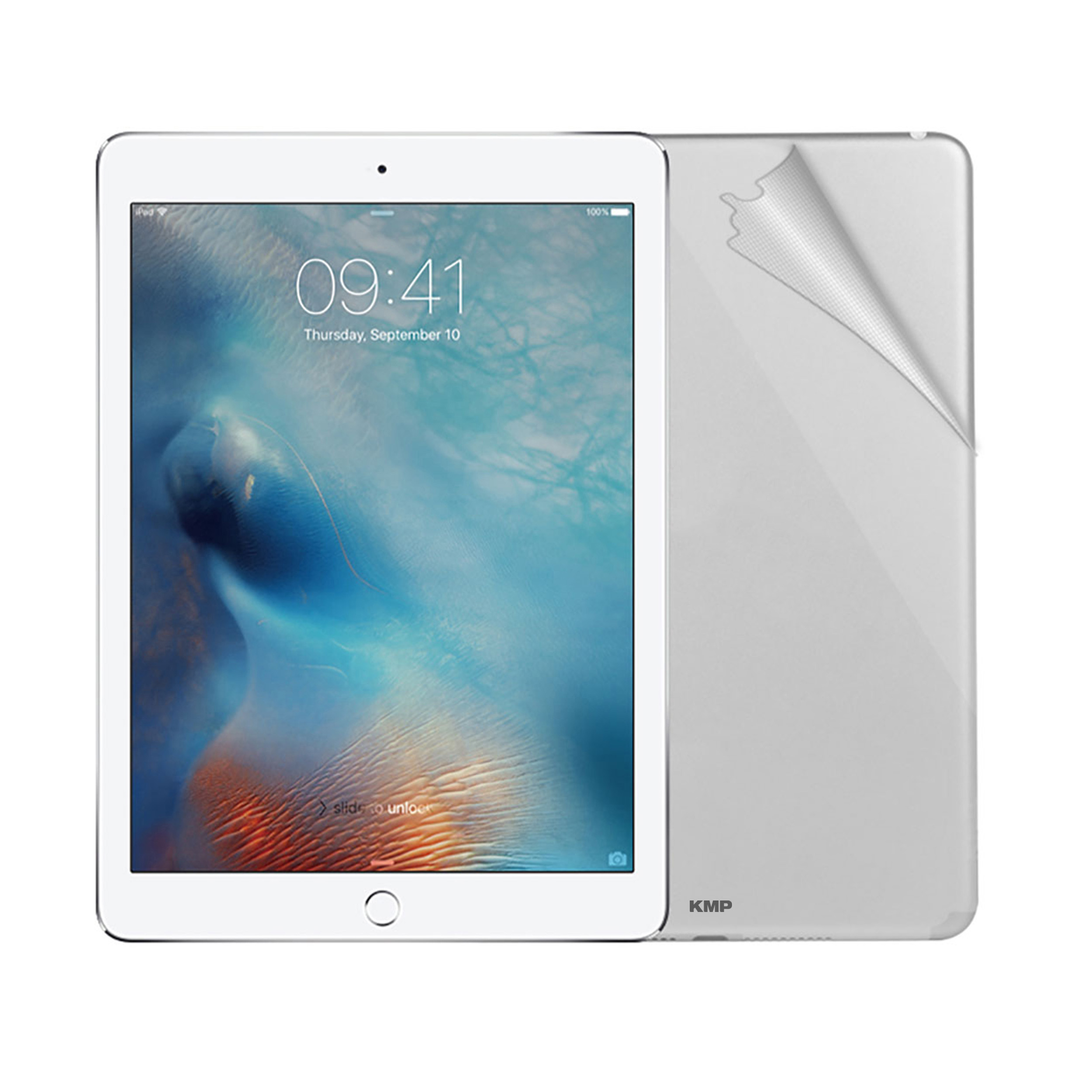 Weißes iPad mit aufgebrachter Displayschutzfolie. Der Bildschirm zeigt eine Uhr und das Datum.