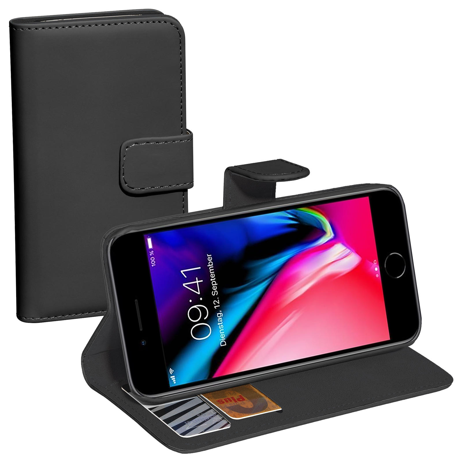 Schwarzes Telefon in einer schwarzen Brieftasche, das Uhrzeit und Datum anzeigt. Karte sichtbar.