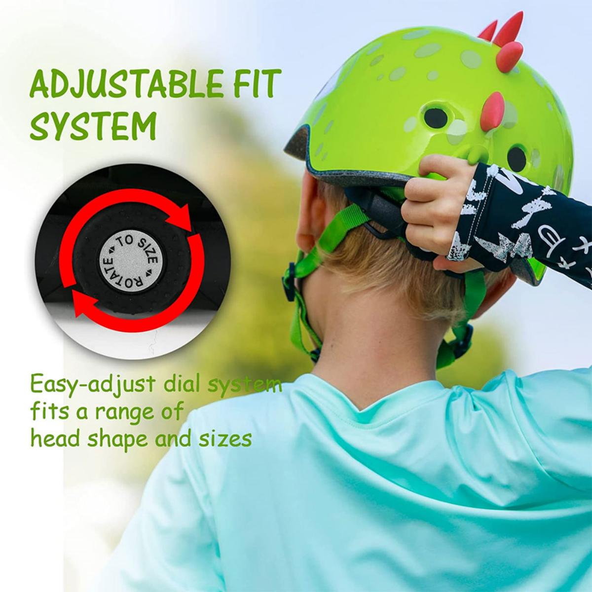 Kind mit grünem Helm. Kinderkopf mit Helm, mit Anpassungen für die Kopfgröße.