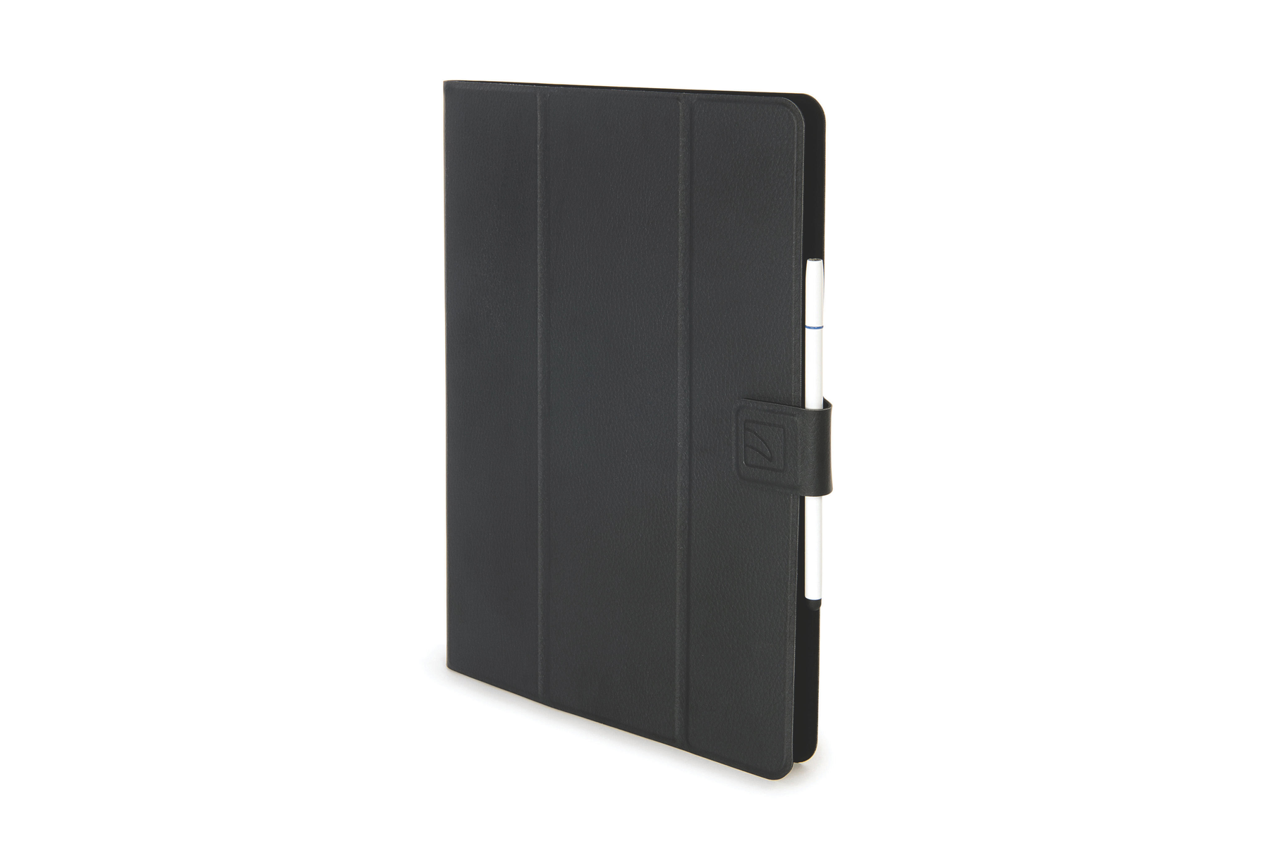 Funda de tableta de cuero negro con cierre magnético y un lápiz óptico.