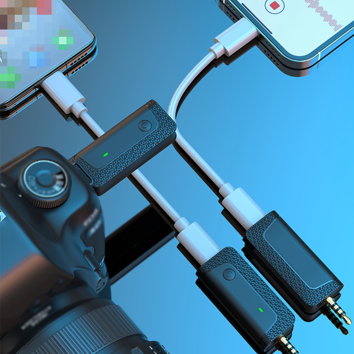 Mikrofone und eine Kamera, die mit Telefonen verbunden sind. USB-Kabel. Schwarze und graue Geräte. Reflektierende Oberfläche.