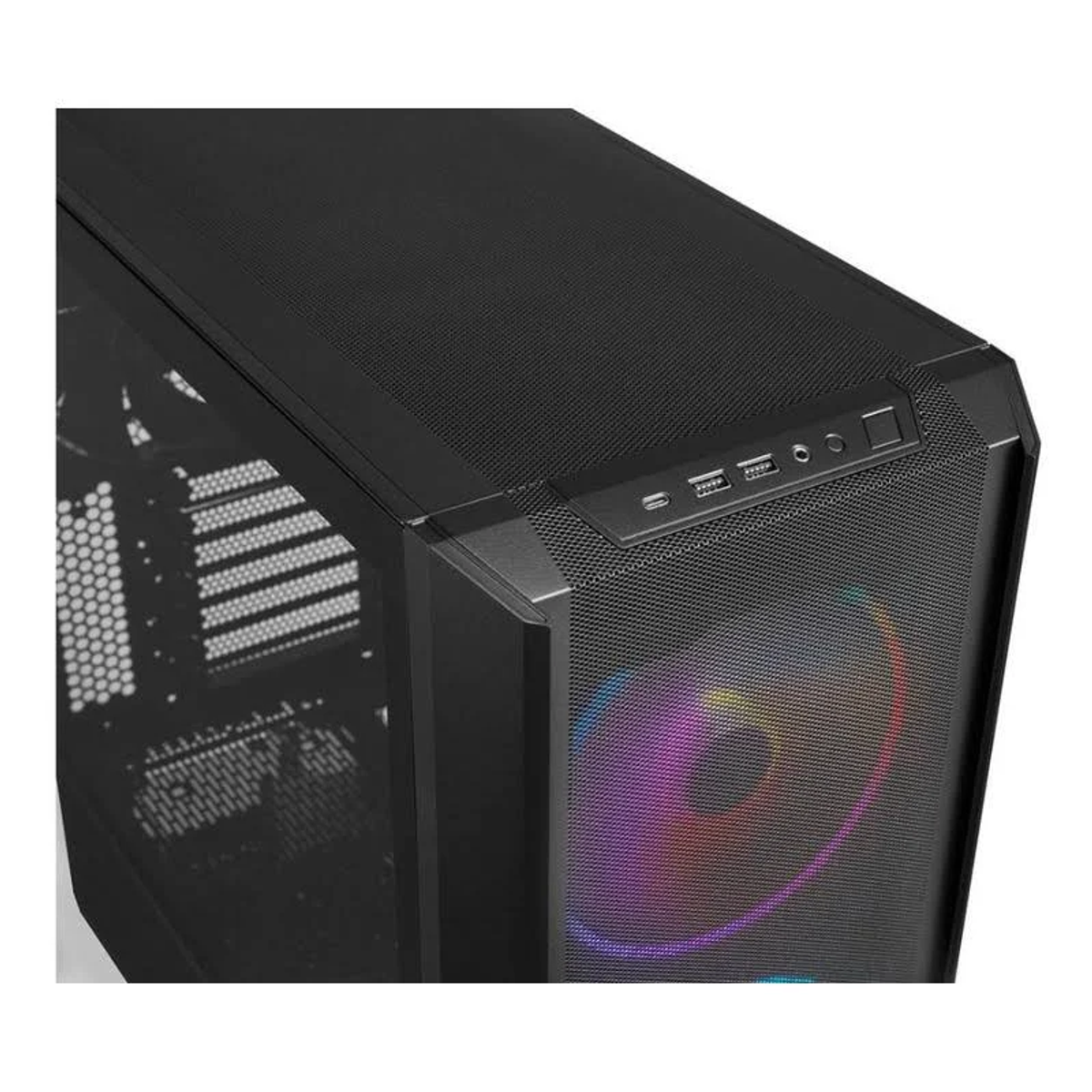 Czarna obudowa komputera z siatkowym przodem i oświetleniem RGB. Przezroczysty panel boczny. Czarne tło.