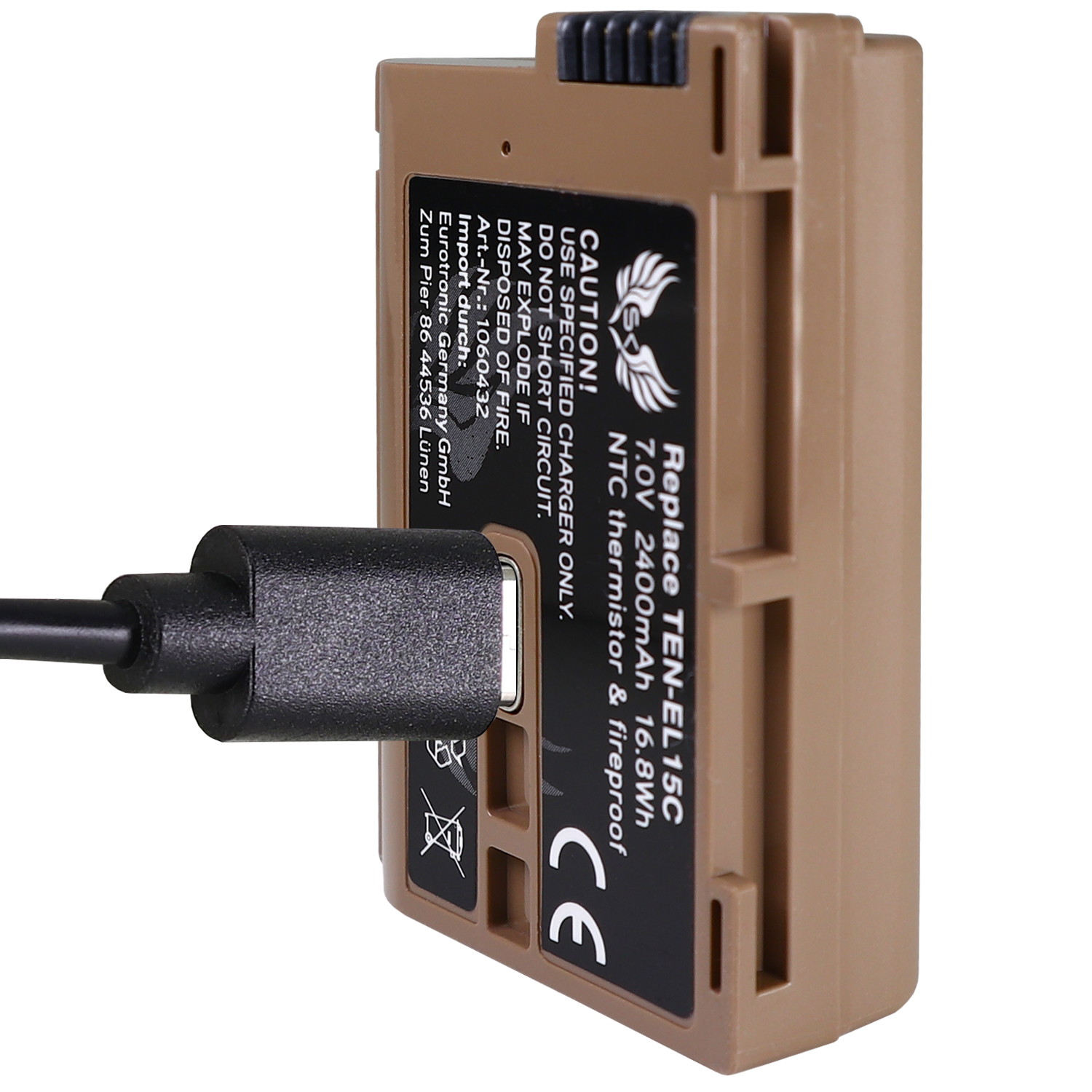 Hellbraunes Akku-Pack mit eingestecktem Ladekabel. Etikettendetails und CE-Zeichen sichtbar.