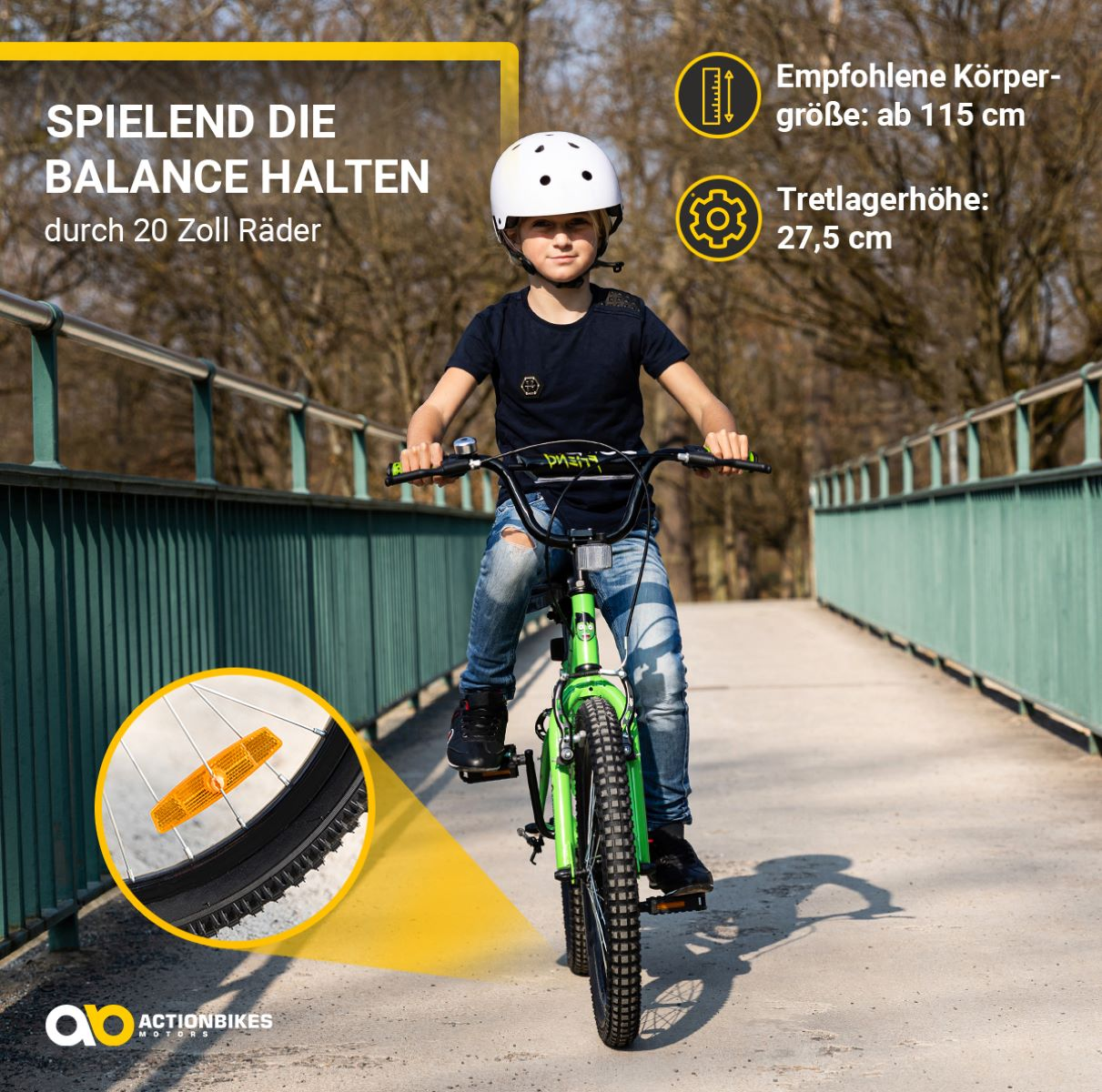 Ein Junge fährt mit einem grünen Fahrrad auf einer Brücke. Text zeigt die Eigenschaften des Fahrrads und empfohlene Fahrergröße.