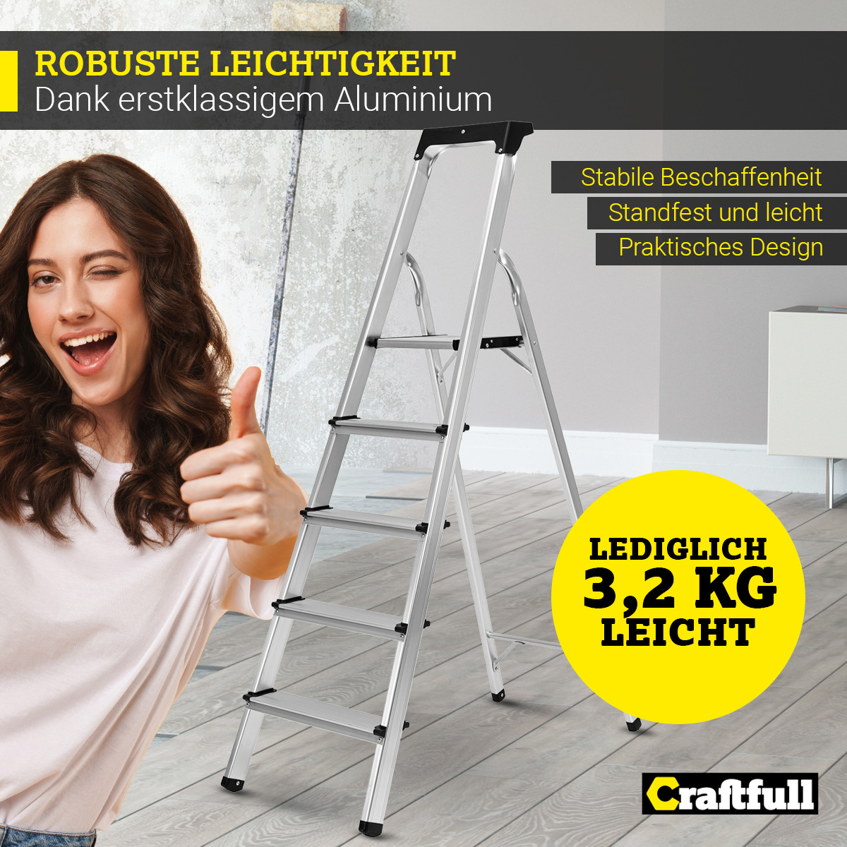 Frau gibt Daumen hoch neben einer faltbaren Aluminiumleiter, mit Text über ihre Robustheit und Leichtigkeit.