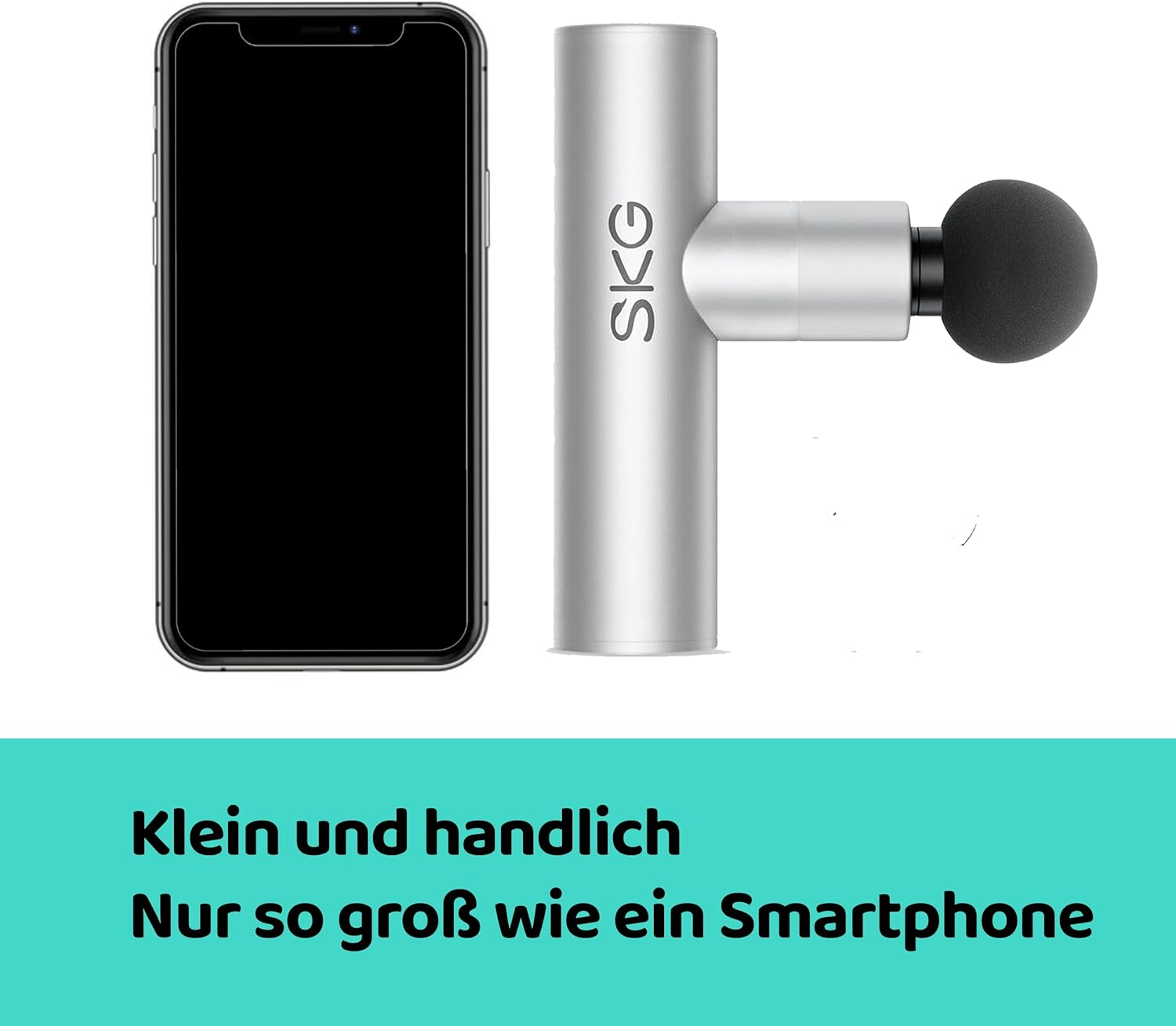 Kleine, silberne Massagepistole und Smartphone auf weißem Hintergrund.