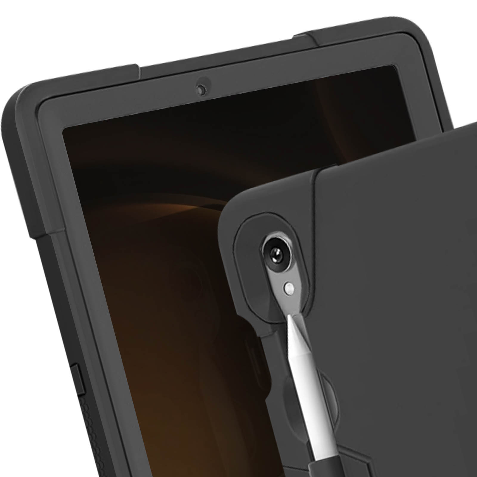 Schwarze Tablethülle mit Tablet darin, mit dem Stift.