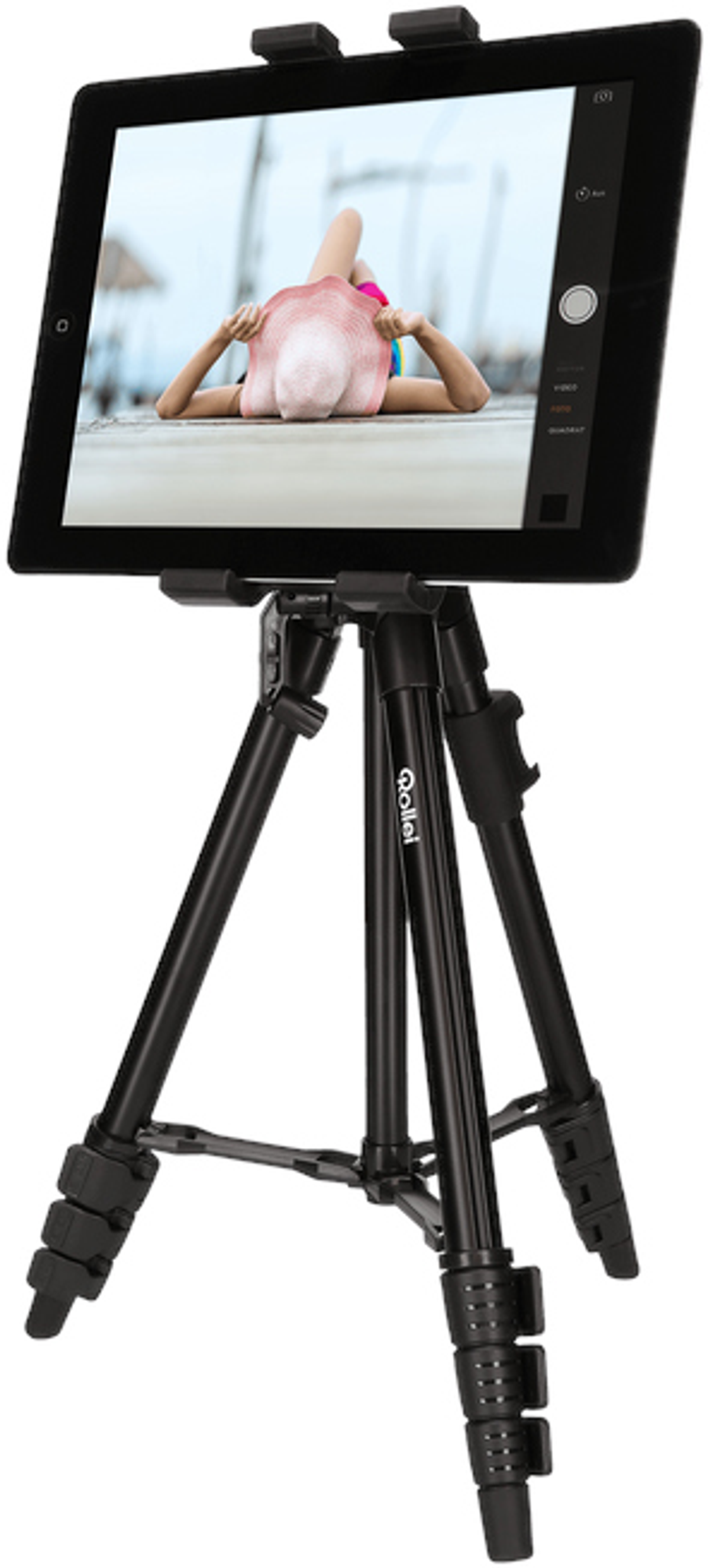 Tablet auf einem Stativ. Der Bildschirm zeigt eine Person, die ein Foto macht.