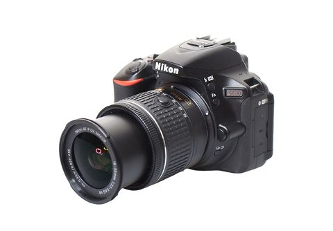 Objektiv Spiegelreflexkamera WLAN- + LCD, Black, NIKON 18-55 VR SATURN D5600 | mm AF-P f/3.5-5.6G DSLR-Kamera