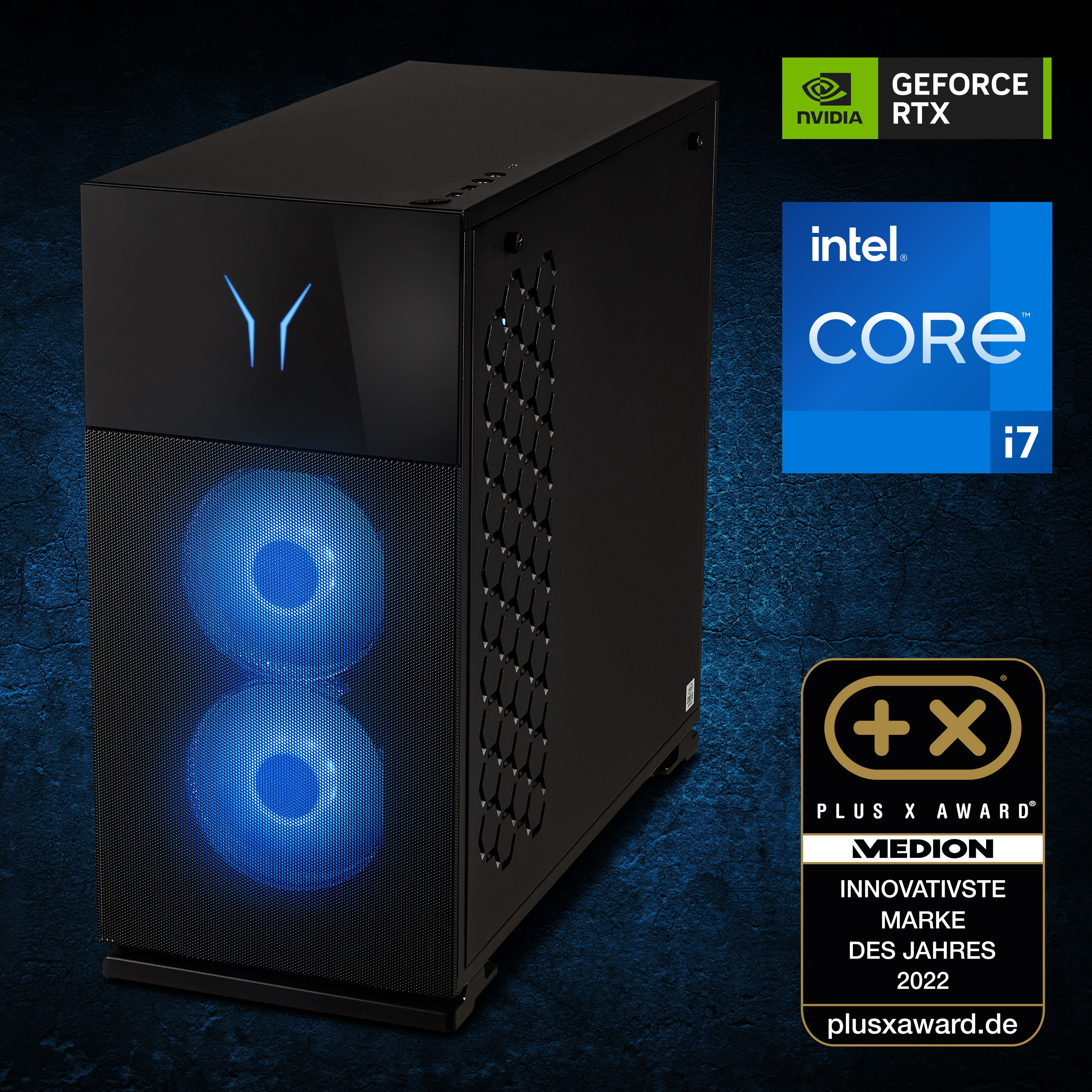 Czarna obudowa komputera z niebieskim oświetleniem i odznaką plusxaward.