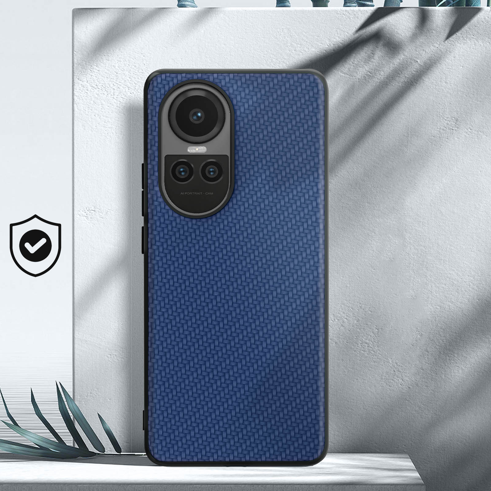 Una custodia per telefono blu con un motivo strutturato è mostrata. Il retro ha una fotocamera e due lenti.