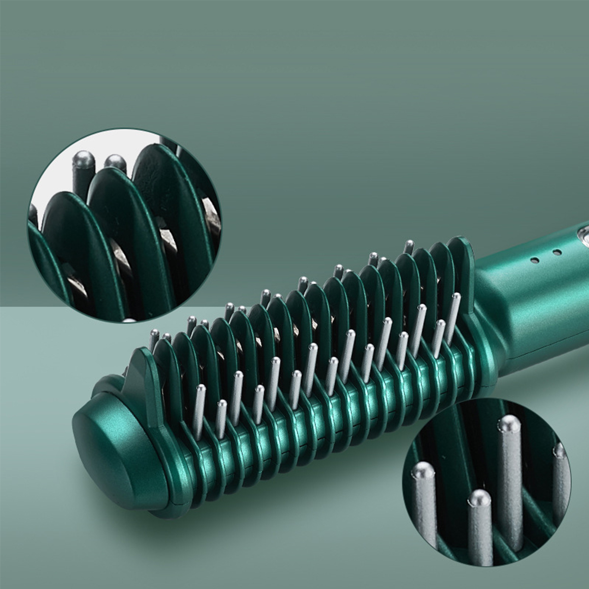 Ein grüner Haarglättungskamm mit Metallzähnen. Nahaufnahmen zeigen Zahndetails.