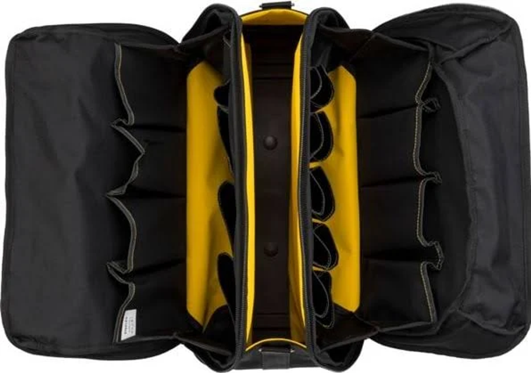 Geöffnete schwarze Werkzeugtasche mit gelben Innenfächern.