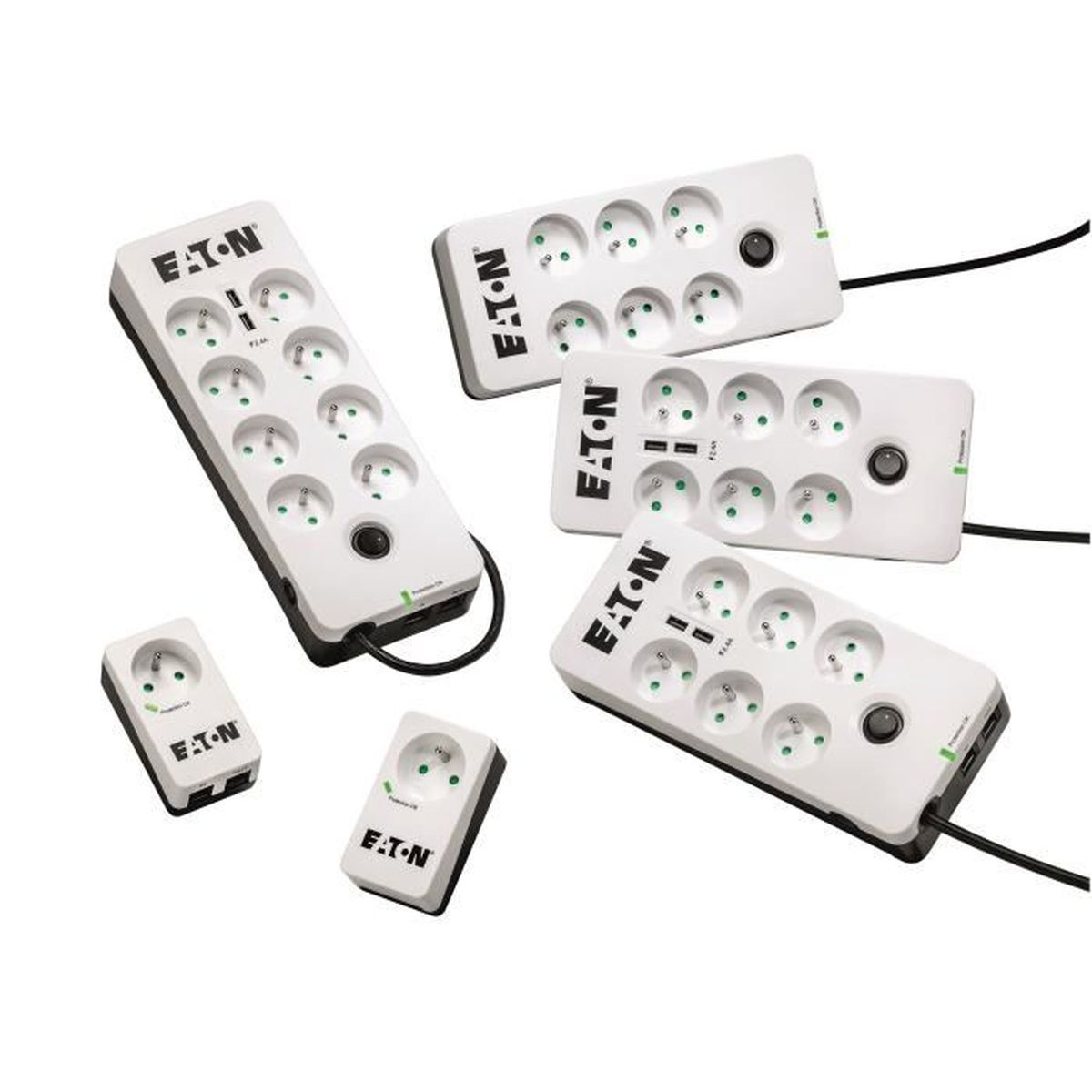 Mehrere weiße Steckdosenleisten und ein kleiner Adapter, alle mit 'EATON'-Logo.