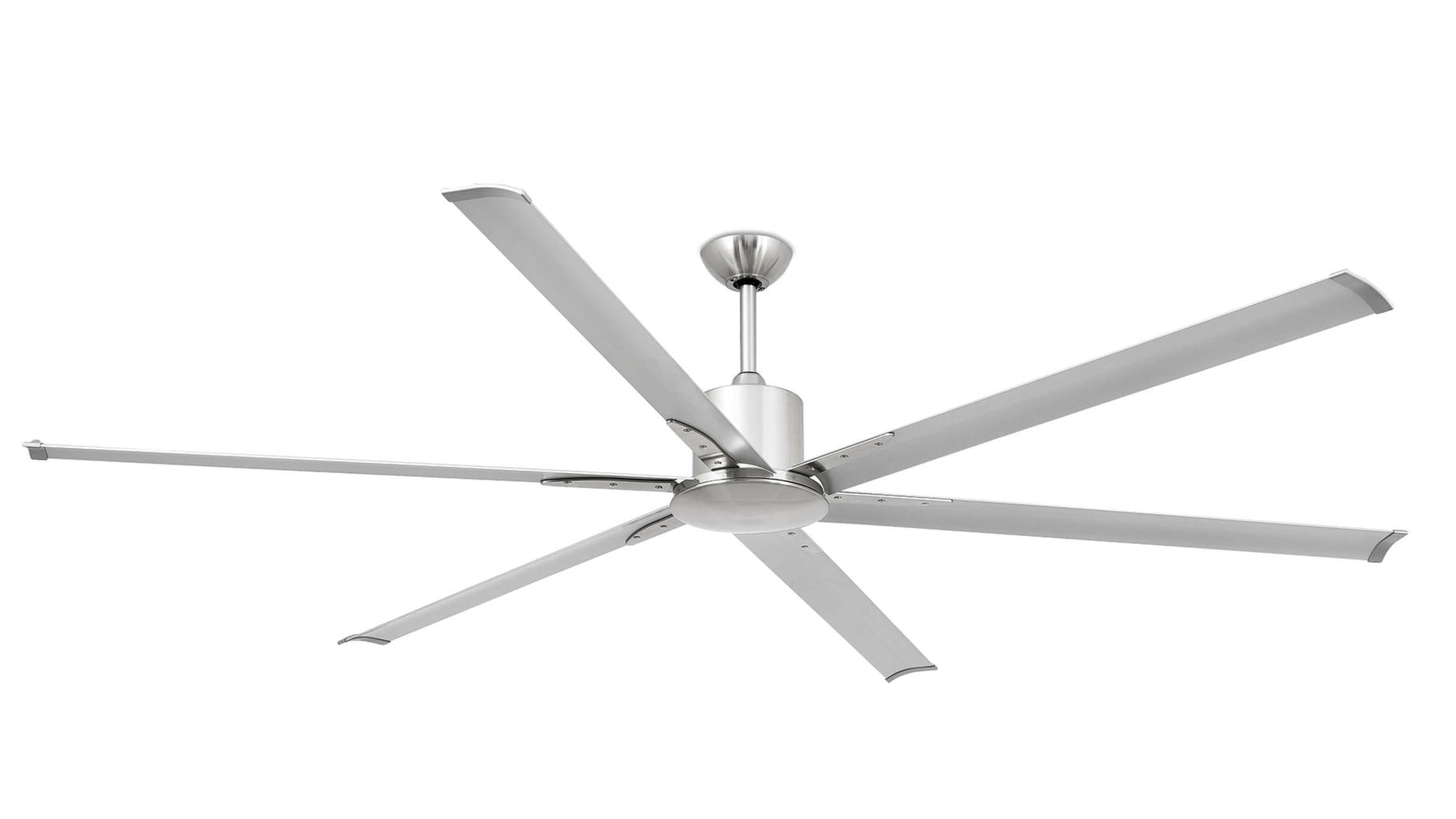Ventilatore da soffitto argentato con sei pale su sfondo bianco.