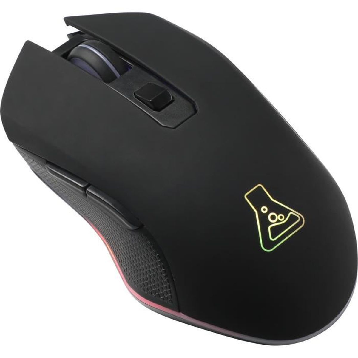 Ratón gaming negro. Un ratón negro con un logotipo, botones y un borde brillante sobre fondo blanco.