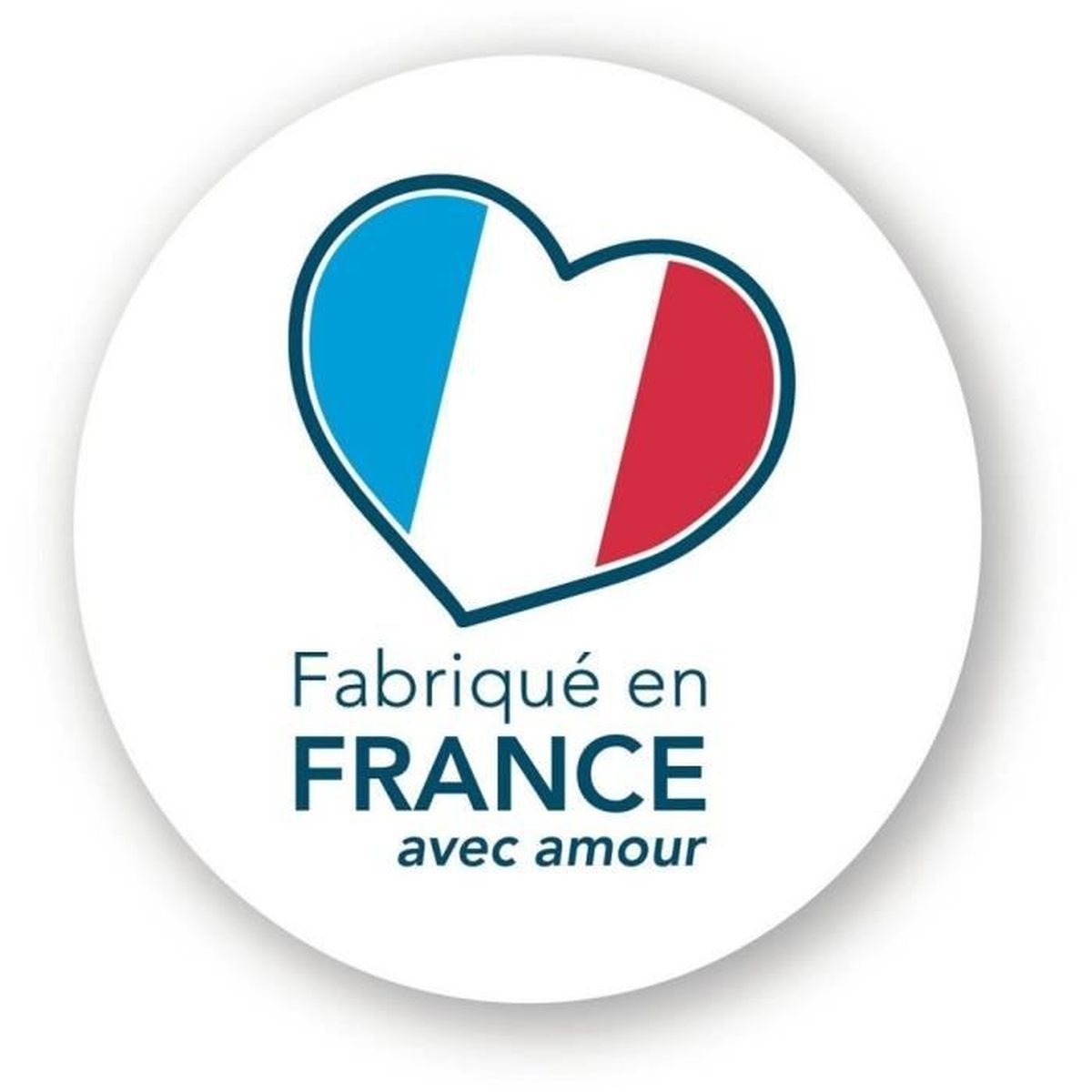 Rundes Abzeichen mit einem Herz, das die französische Flagge enthält, mit dem Text 'Fabriqué en FRANCE'.