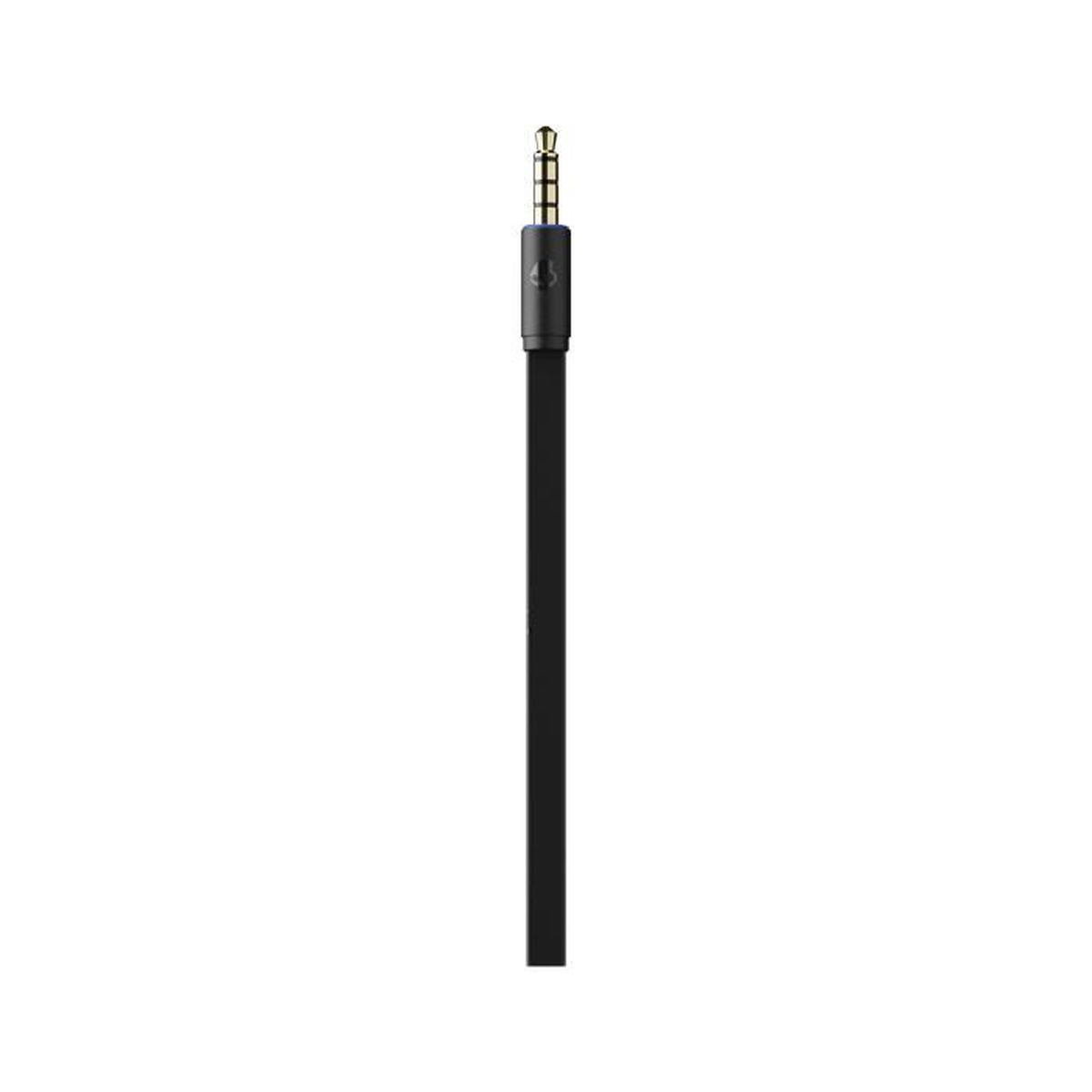 Schwarzes Audiokabel mit Goldstecker. Das Kabel vor weißem Hintergrund.