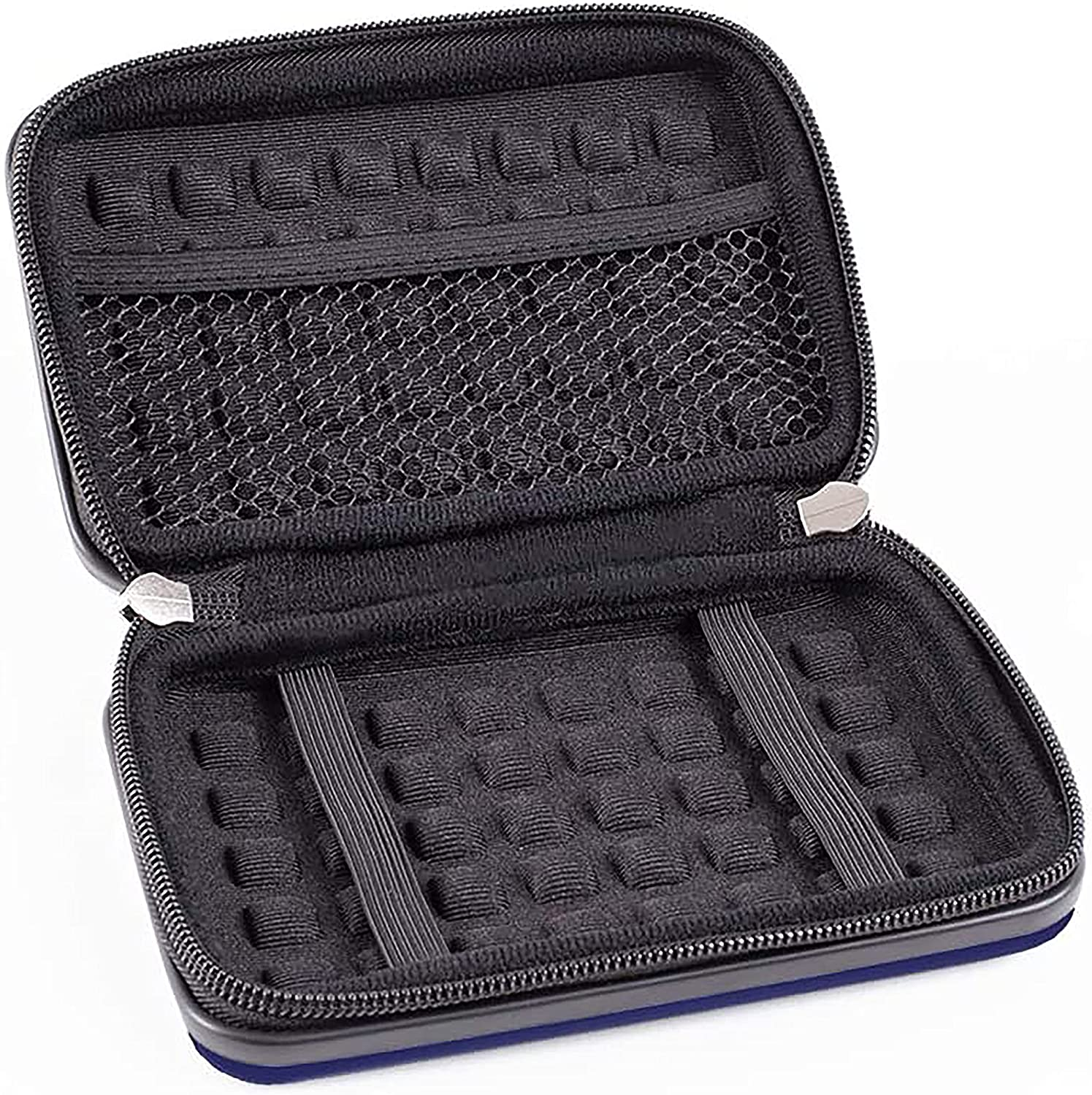 Geöffnete schwarze Hülle mit zwei elastischen Bändern und einer Netztasche. Die Innenseite ist strukturiert.