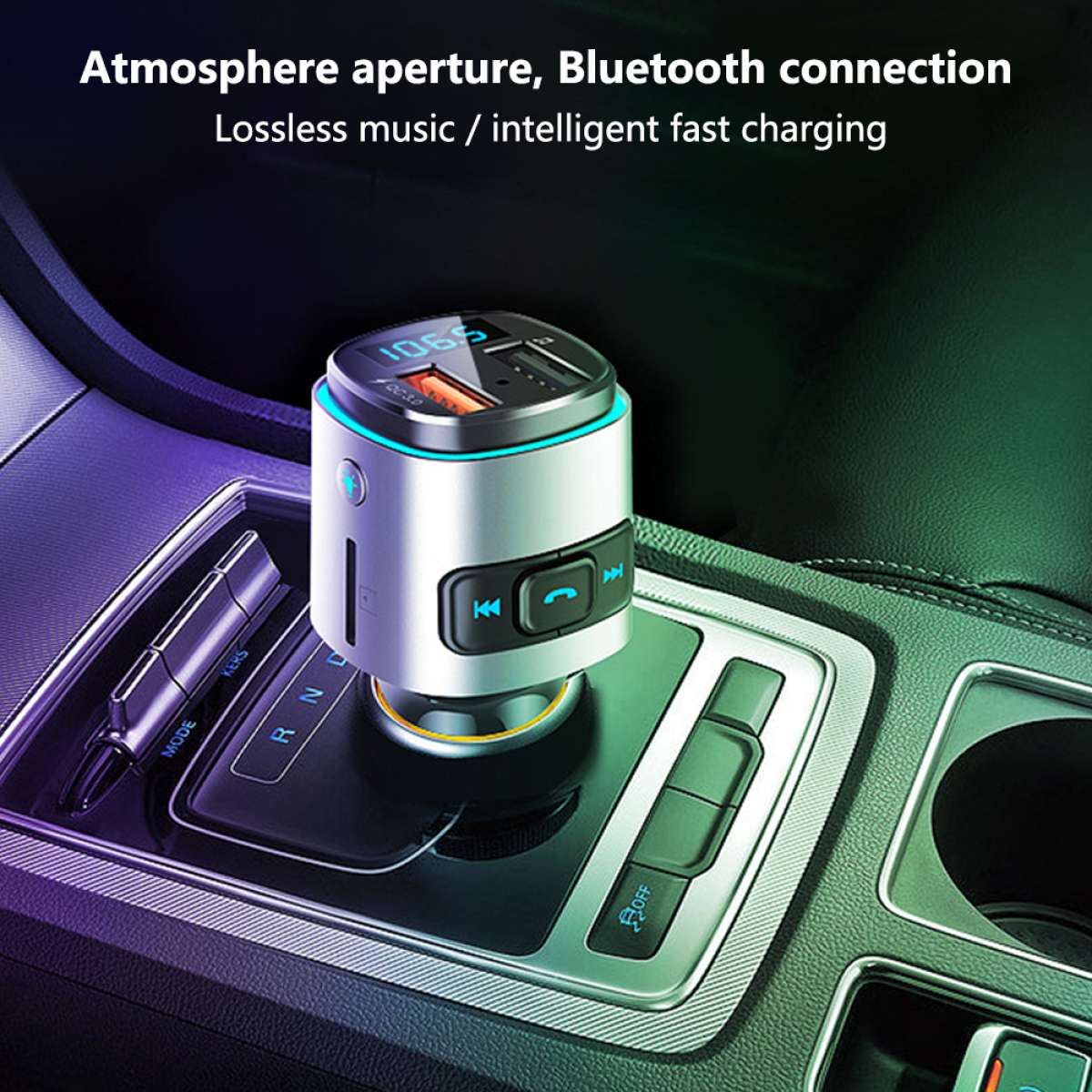 Auto-Audiogerät. Silber und schwarz mit blauem Licht. Armaturenbrett-Hintergrund.