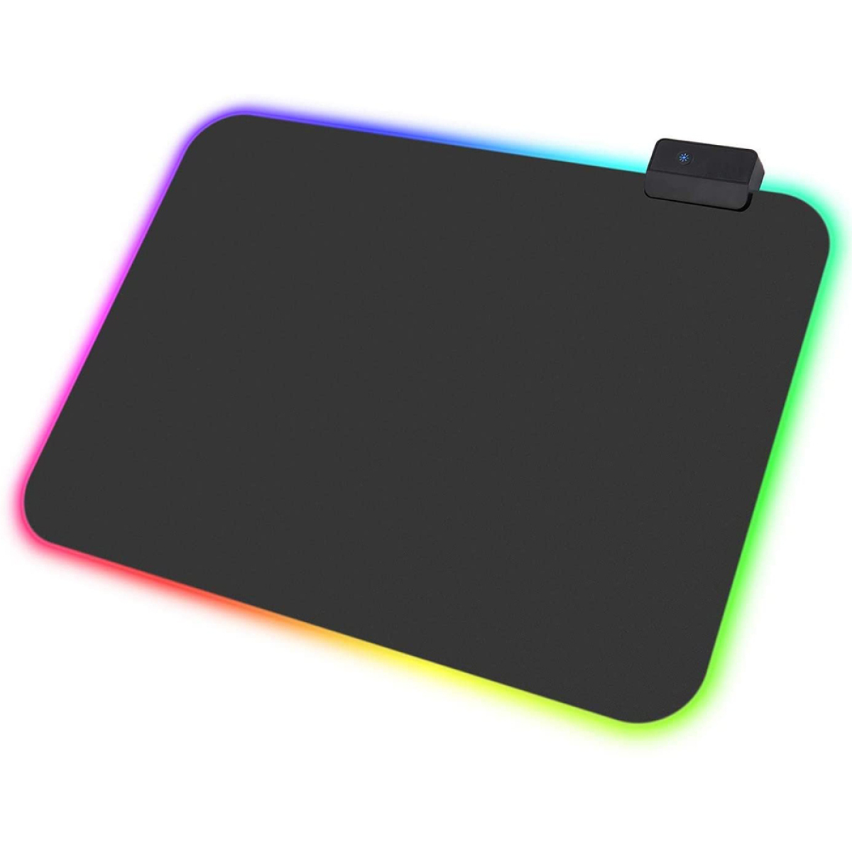 Schwarzes Mauspad mit RGB-Kanten und einem kleinen schwarzen Gerät oben.