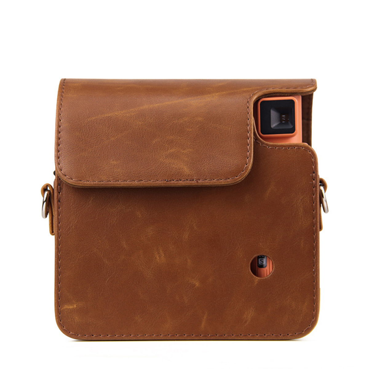 Eine braune Lederkamera-Tasche. Die Kamera ist orange. Die Tasche hat einen Riemen und ein Knopfloch.