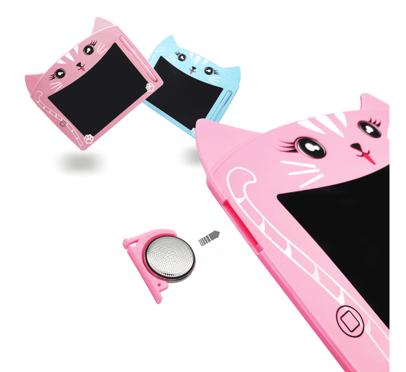 Tre tavolette da disegno a forma di gatto. Una rosa, una blu, e una batteria vicina.