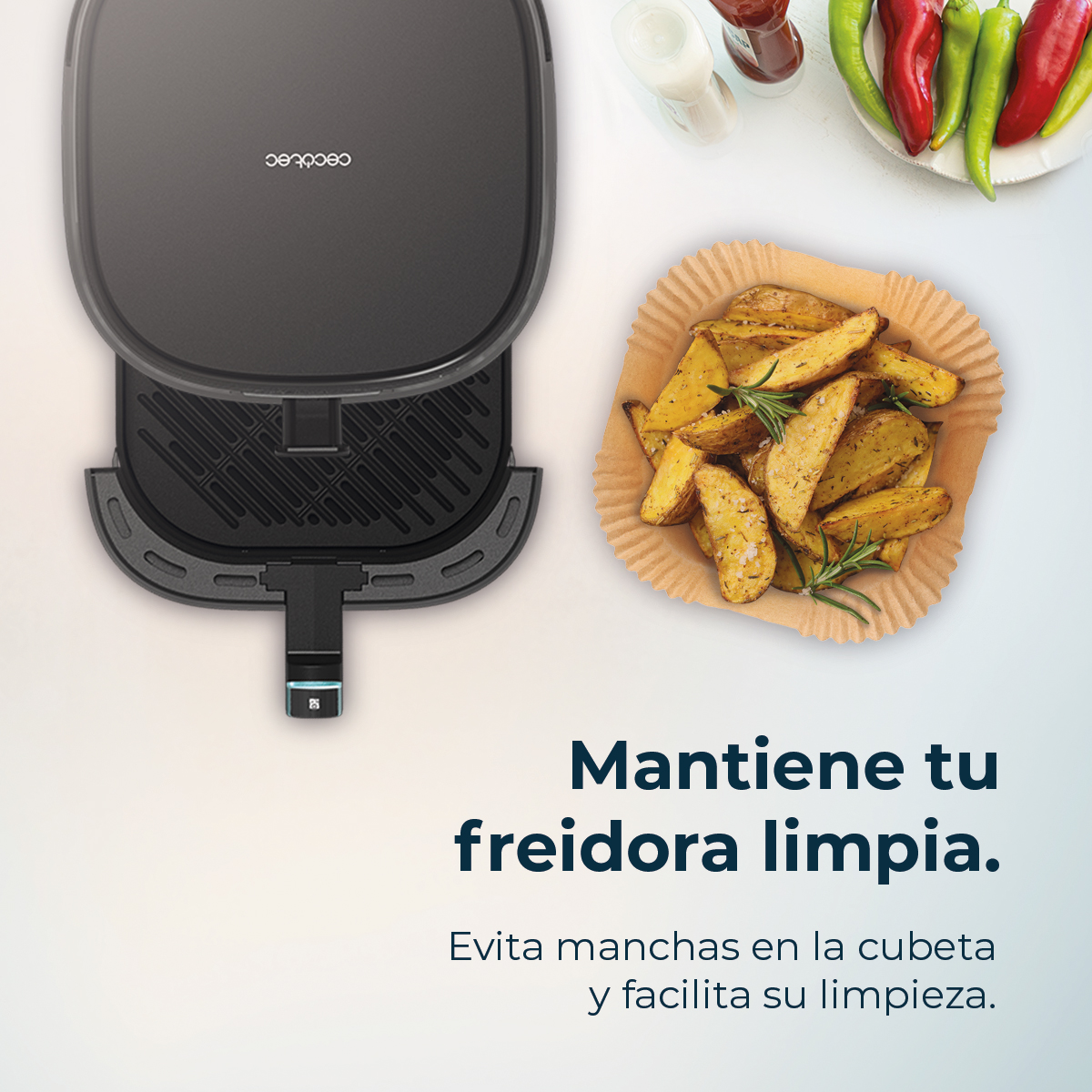 Freidora de aire con comida y texto. Patatas fritas en un plato. El texto dice 'Mantiene tu freidora limpia'.