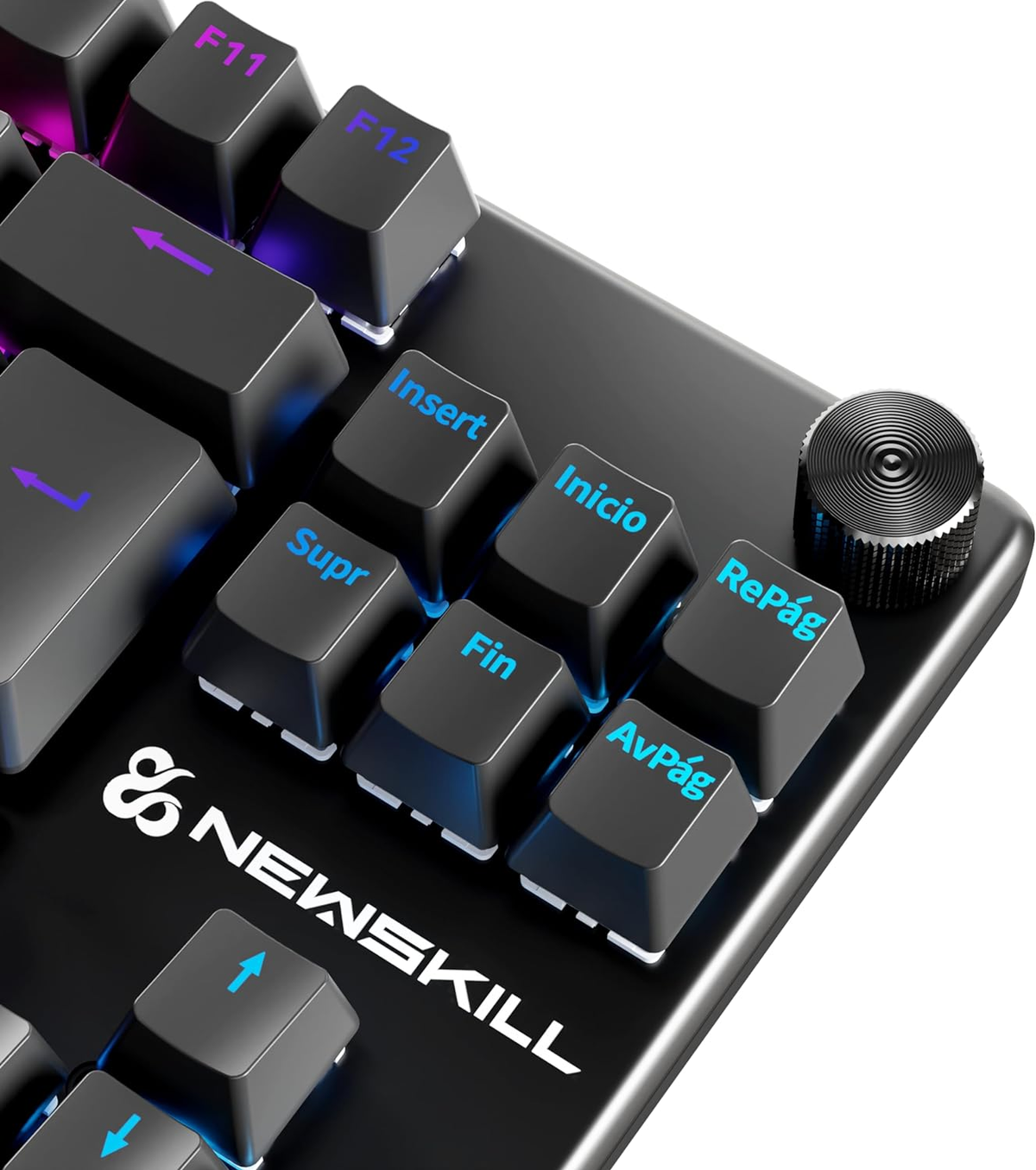 Zbliżenie czarnej klawiatury z podświetlonymi klawiszami funkcyjnymi.