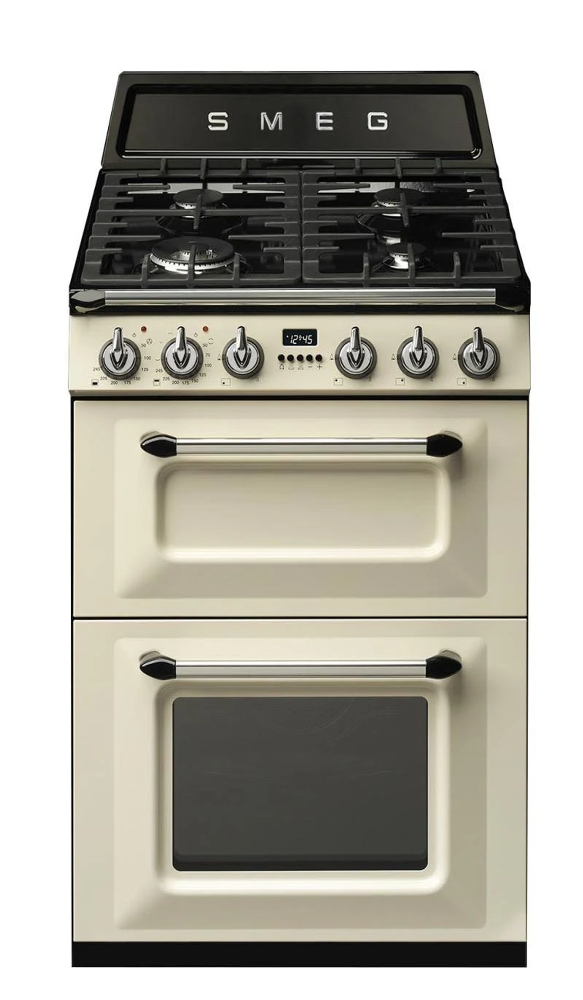 Estufa Smeg, color crema con encimera negra. Perillas para control y reloj digital. Fondo blanco.