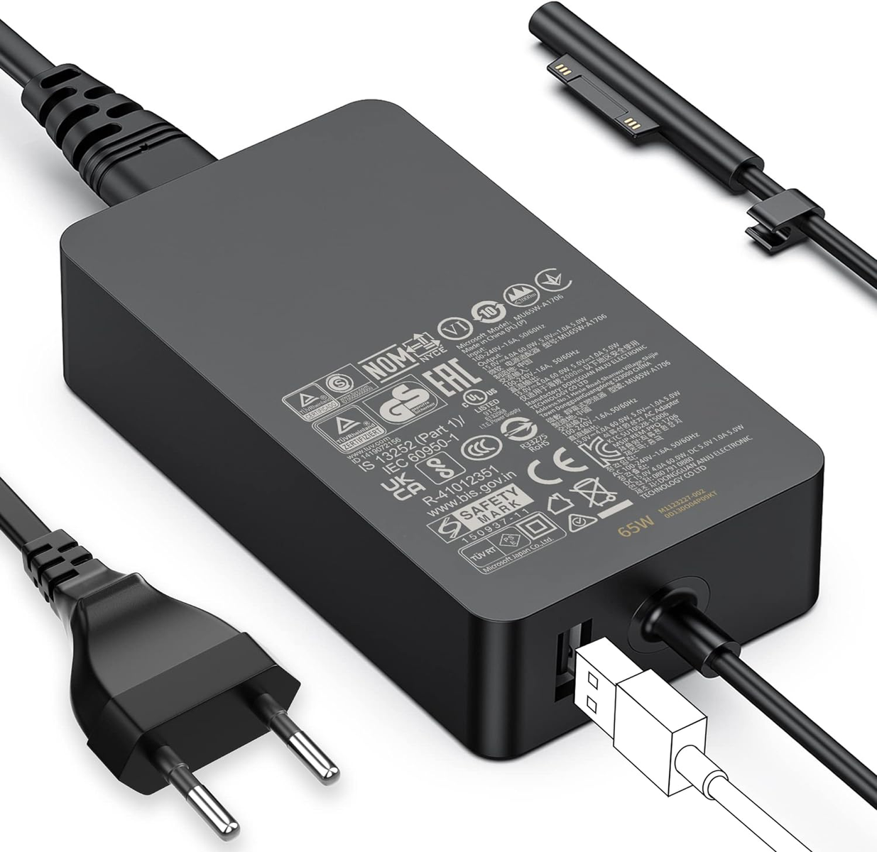 Un adaptador de corriente negro con cables y certificaciones de seguridad.