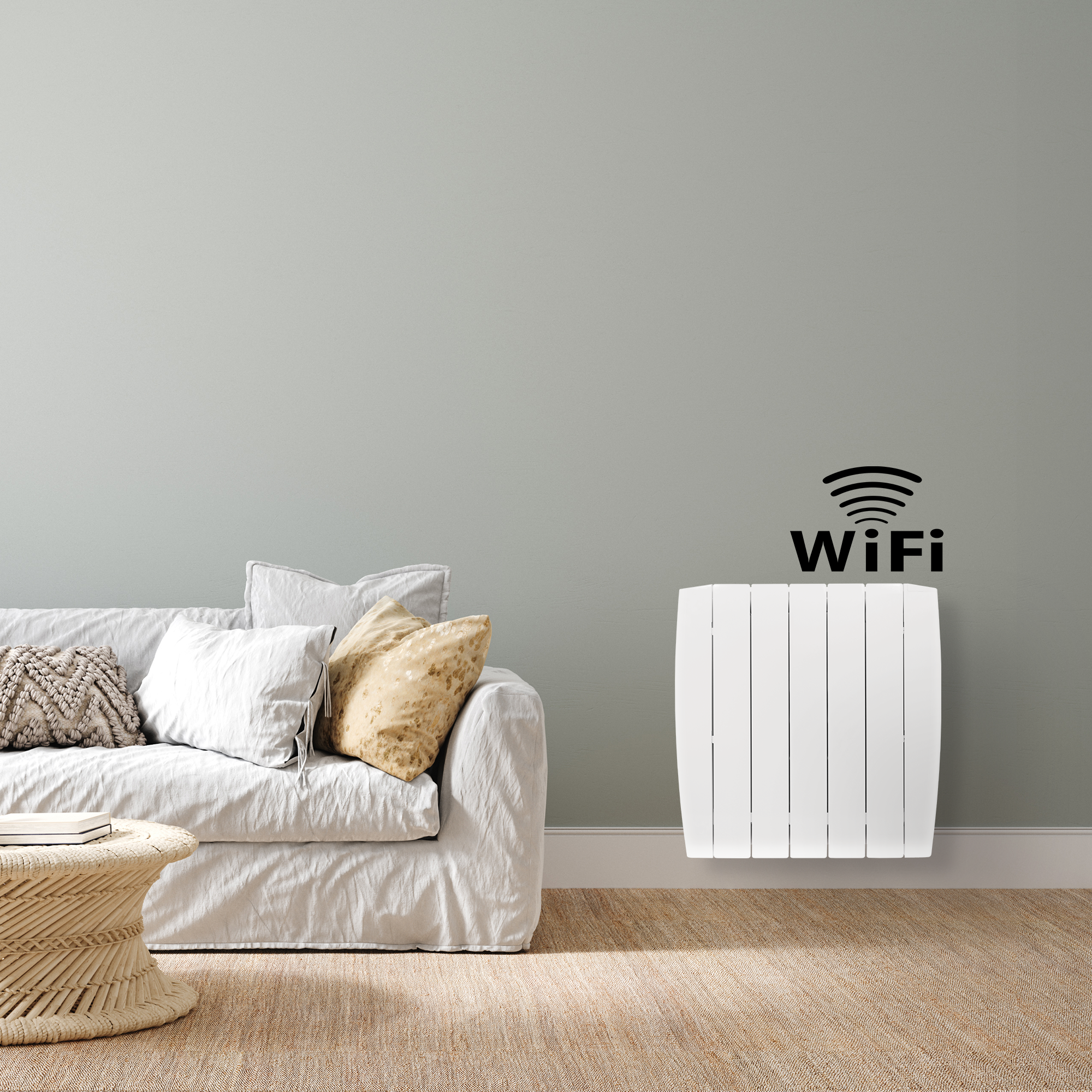 Una sala de estar con un sofá blanco y un calefactor de pared. Un símbolo de WiFi en la pared.