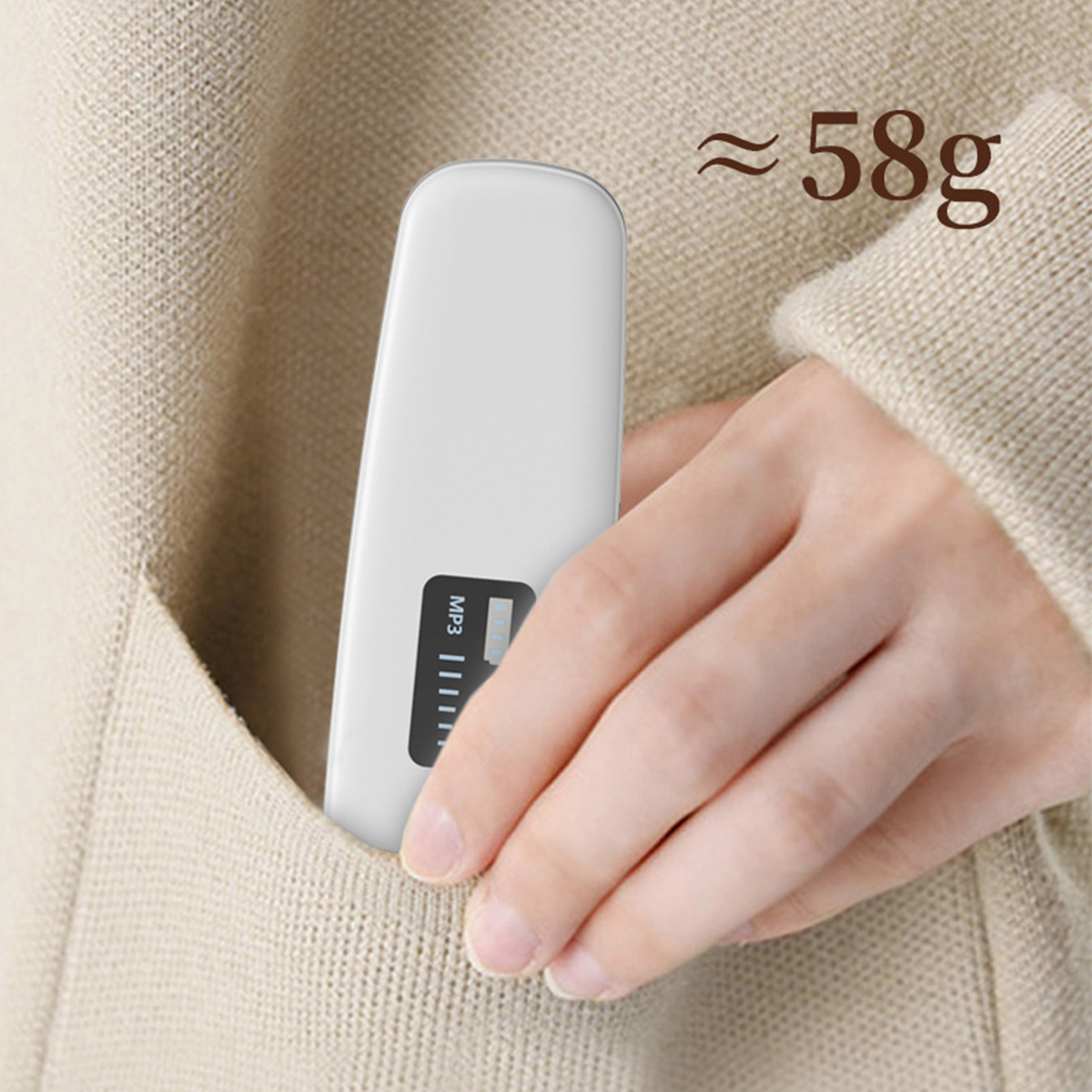 Ein weißes Gerät in einer Tasche. Zeigt das ungefähre Gewicht von 58g an.