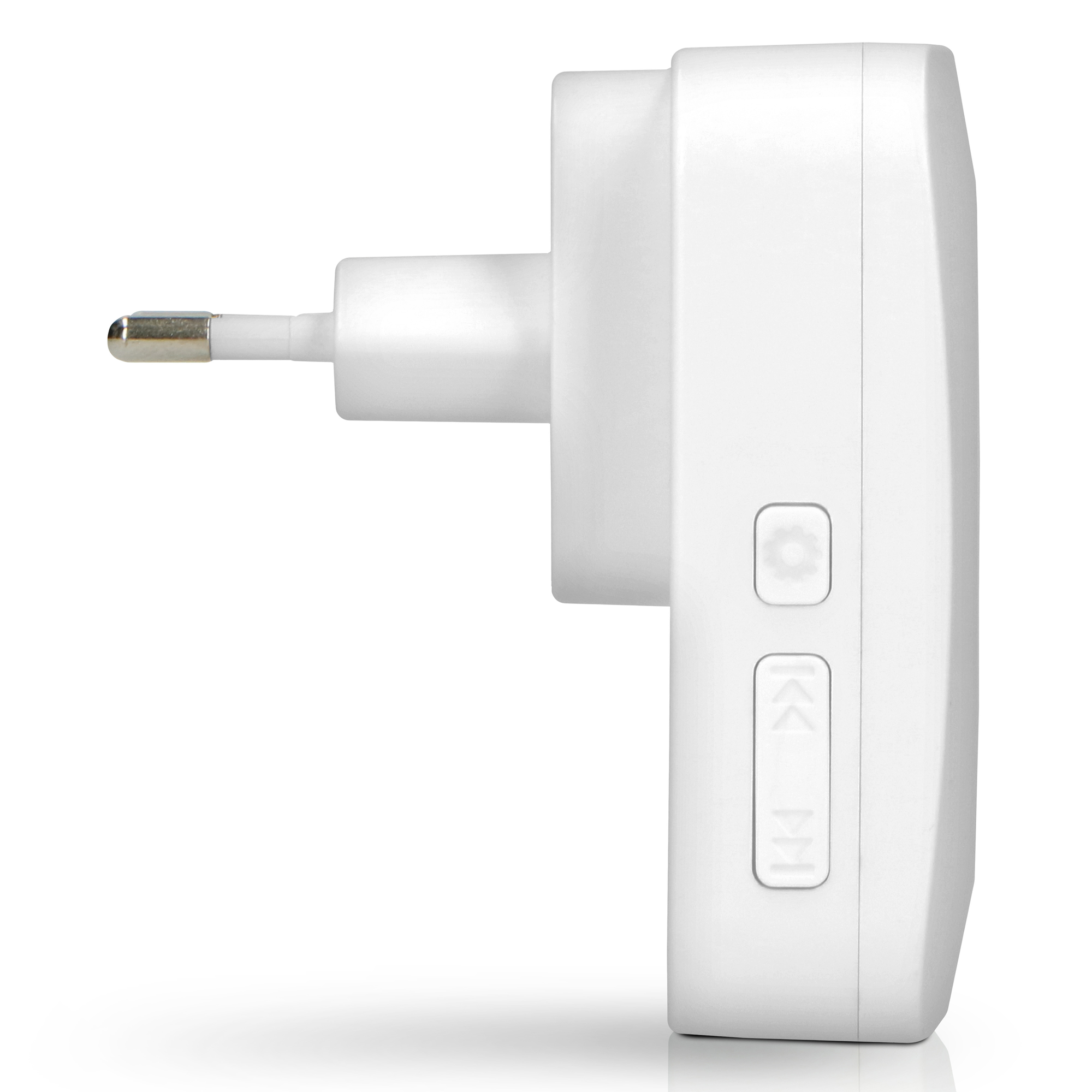 Weißer Wandstecker mit zwei Knöpfen. Es hat einen Eingang für einen Stecker und einige Tasten.