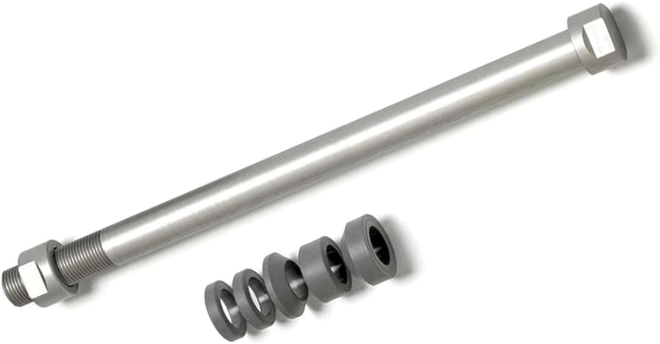 Bullone metallico con dado, rondella e diverse rondelle grigie, il tutto su sfondo bianco.