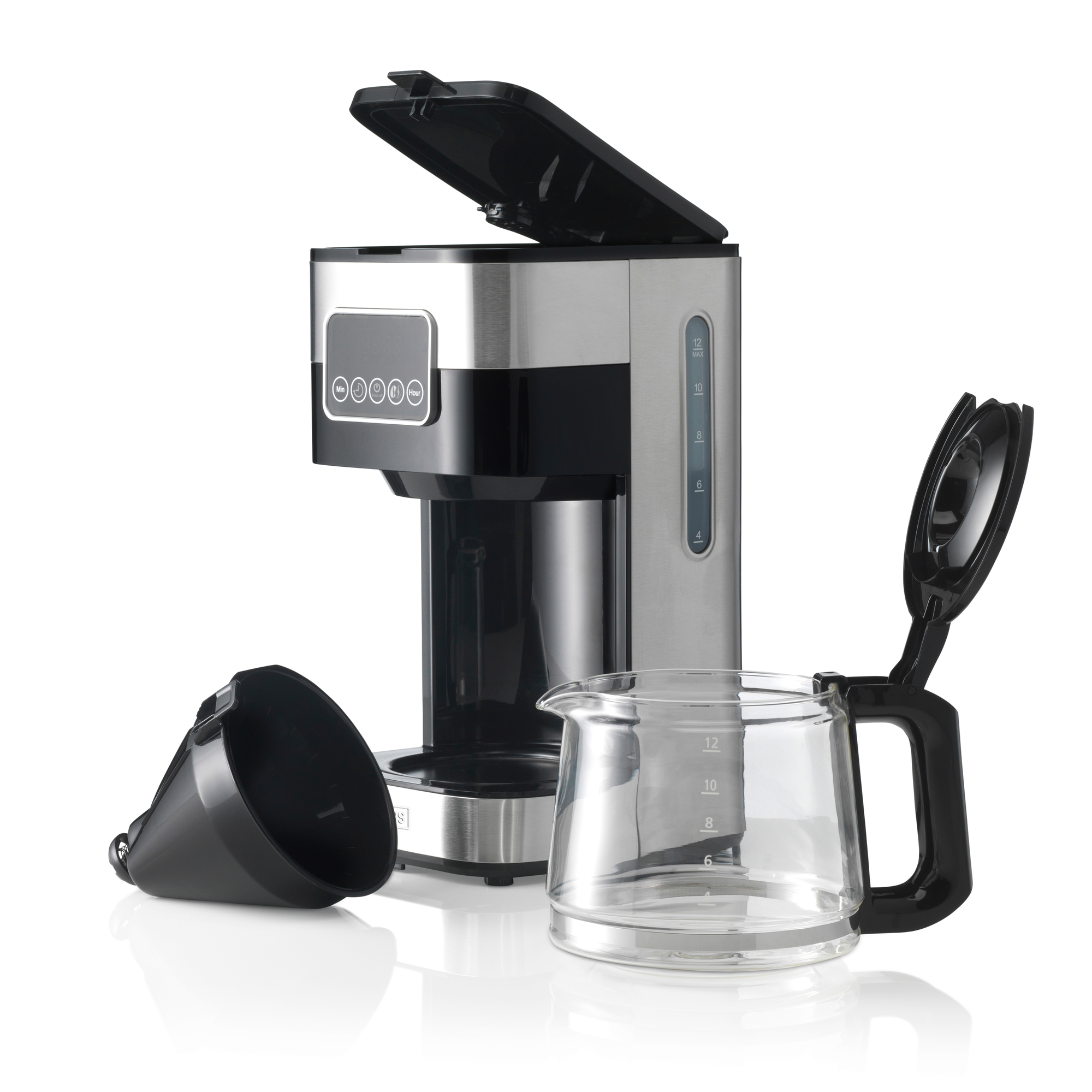 Eine silber-schwarze Kaffeemaschine mit Glaskaraffe und schwarzem Filterkegel, vor weißem Hintergrund.