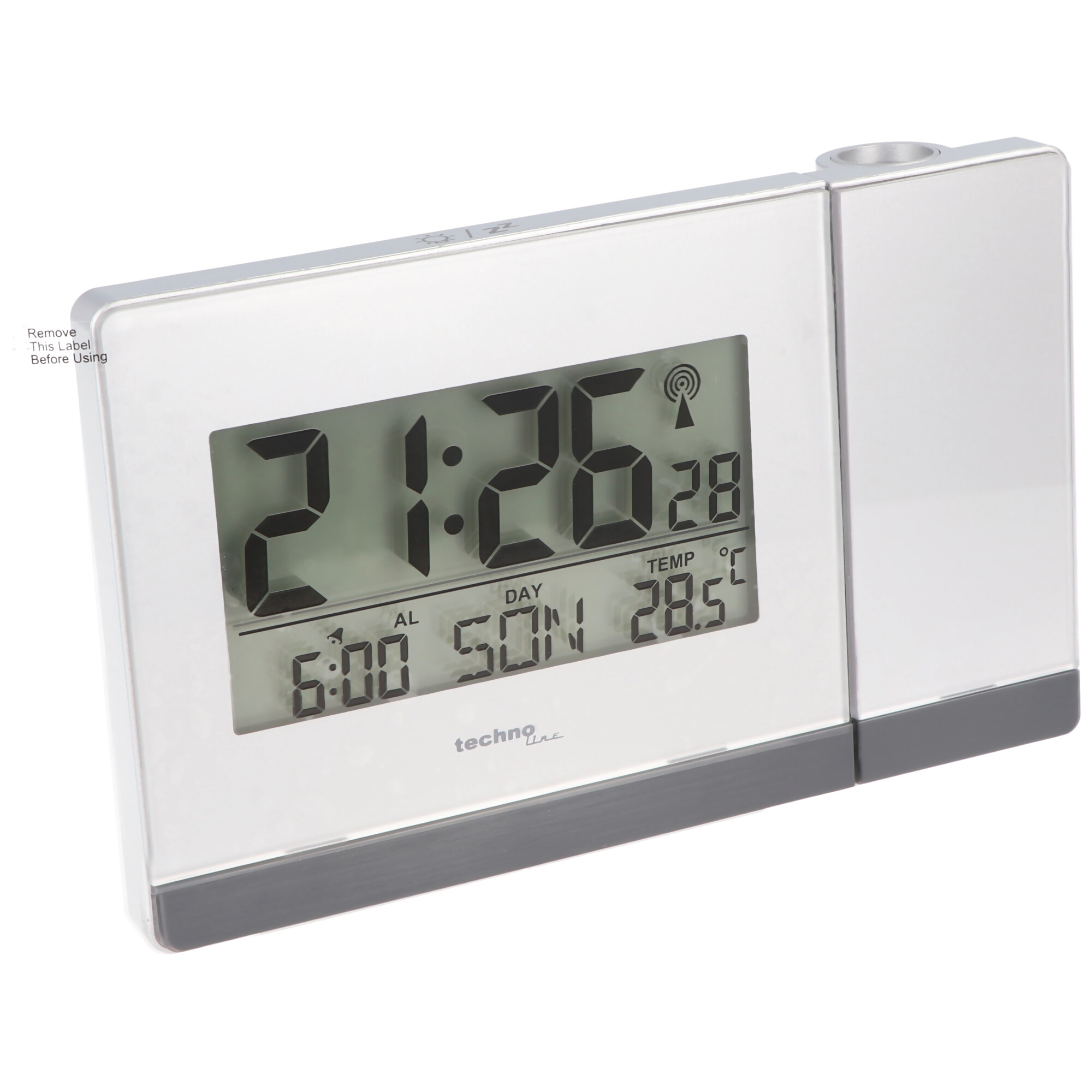 Silberne Digitaluhr, die Zeit, Tag und Temperatur anzeigt. Sie hat einen grauen Sockel und einen Projektor.