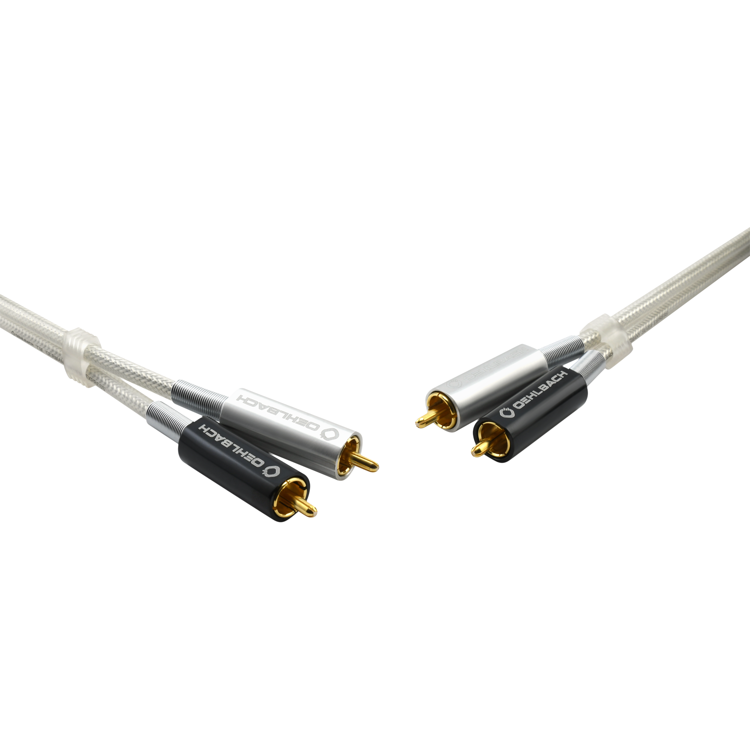 Zwei Cinch-Audiokabel, silberne und schwarze Stecker.