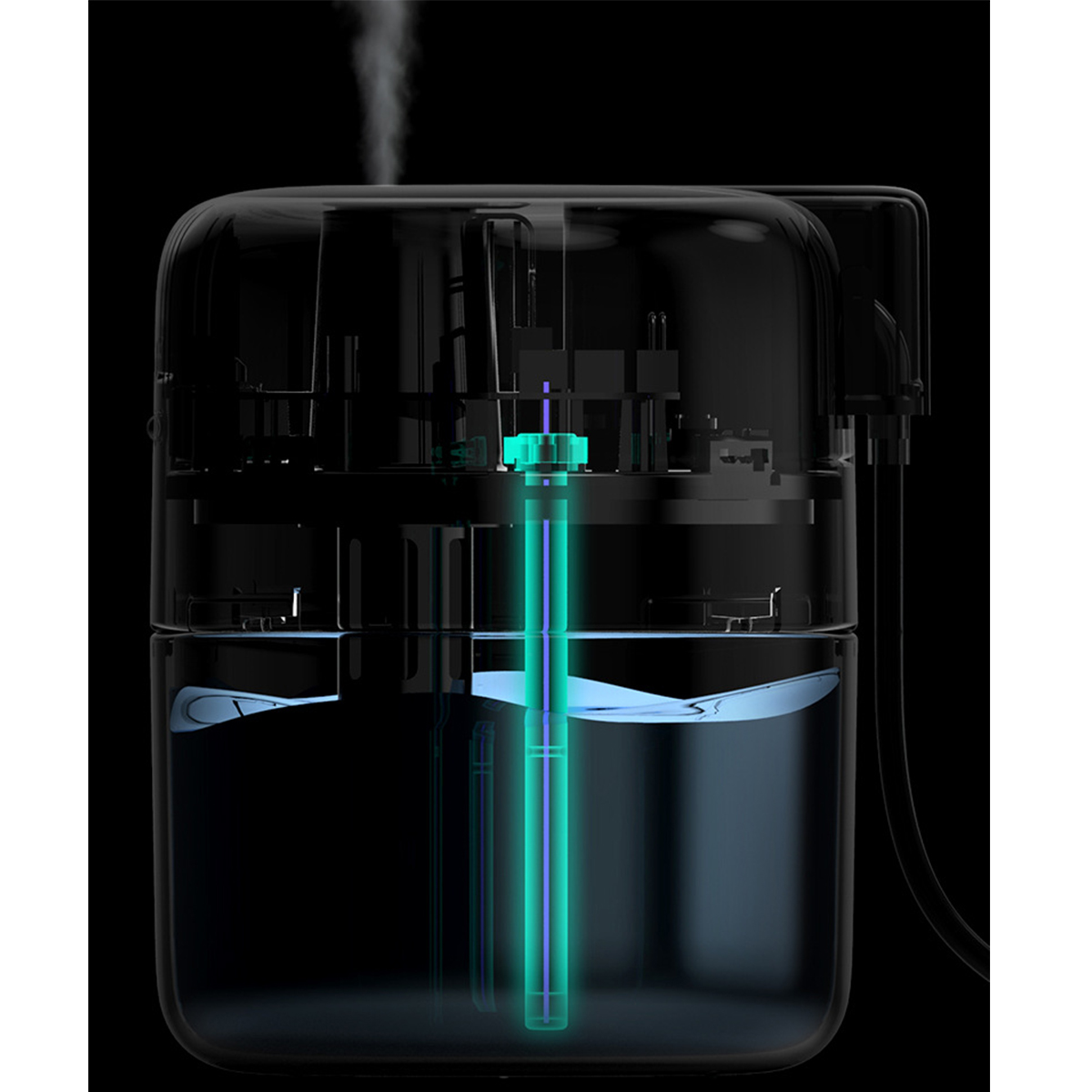Transparenter Luftreiniger mit blauem Wasser im Inneren, der Dampf mit neon grünem Licht abgibt.