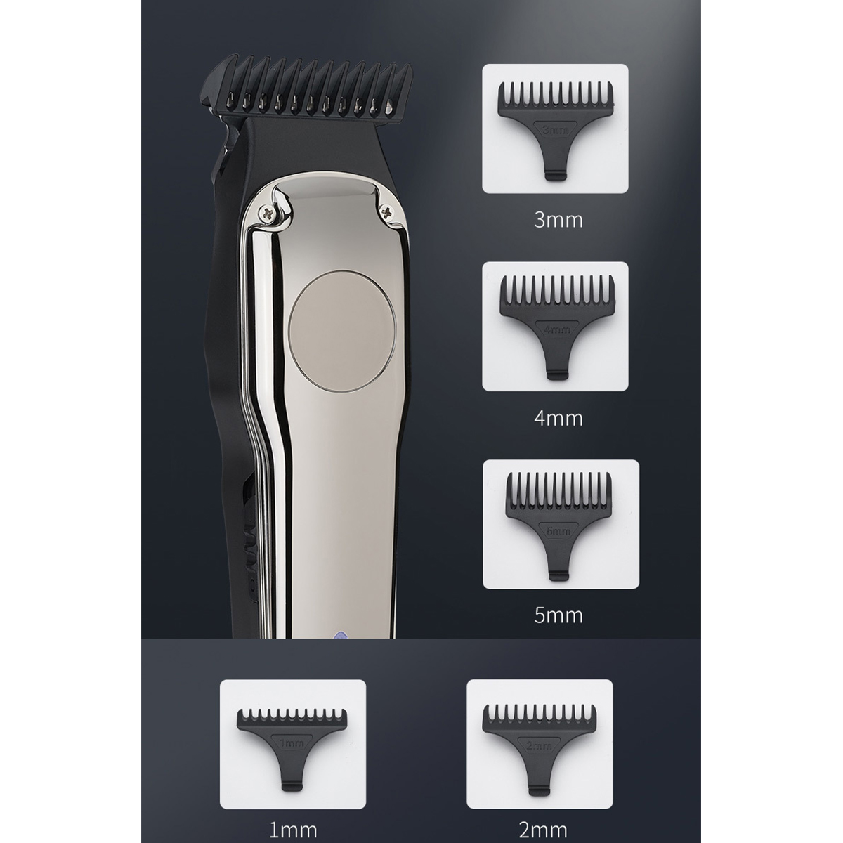 Haarschneider mit Aufsätzen für verschiedene Haarlängen. Nahaufnahme von Haarschneider und Kamm.