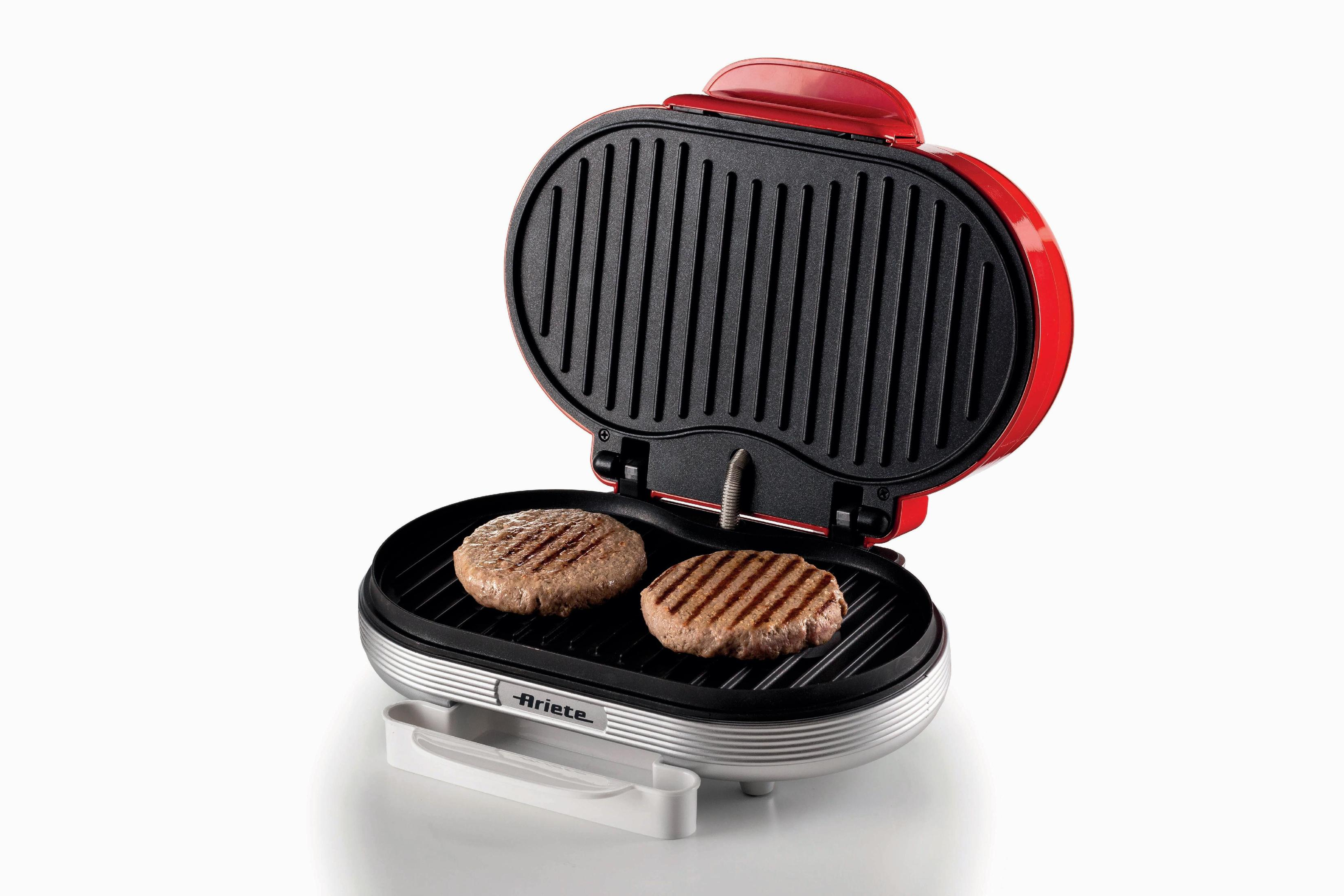 Roter Grill mit zwei gegrillten Burgern, auf weißem Hintergrund.